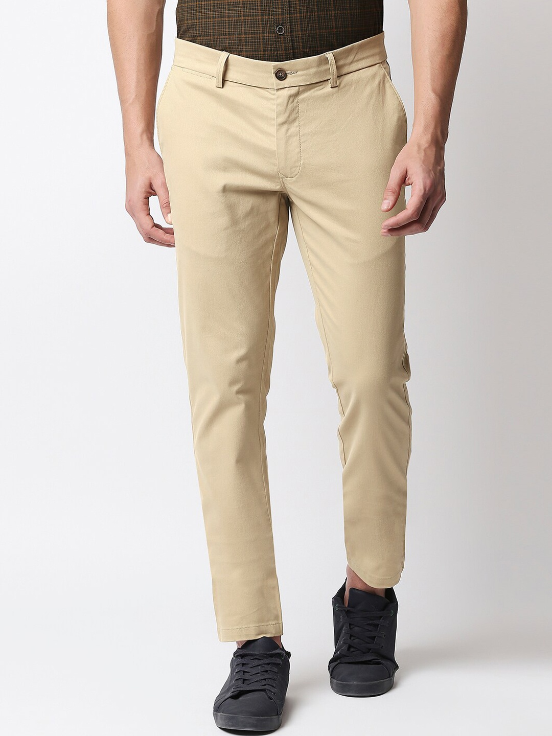 

Basics Men Khaki Textured Tapered Fit Chinos Trousers