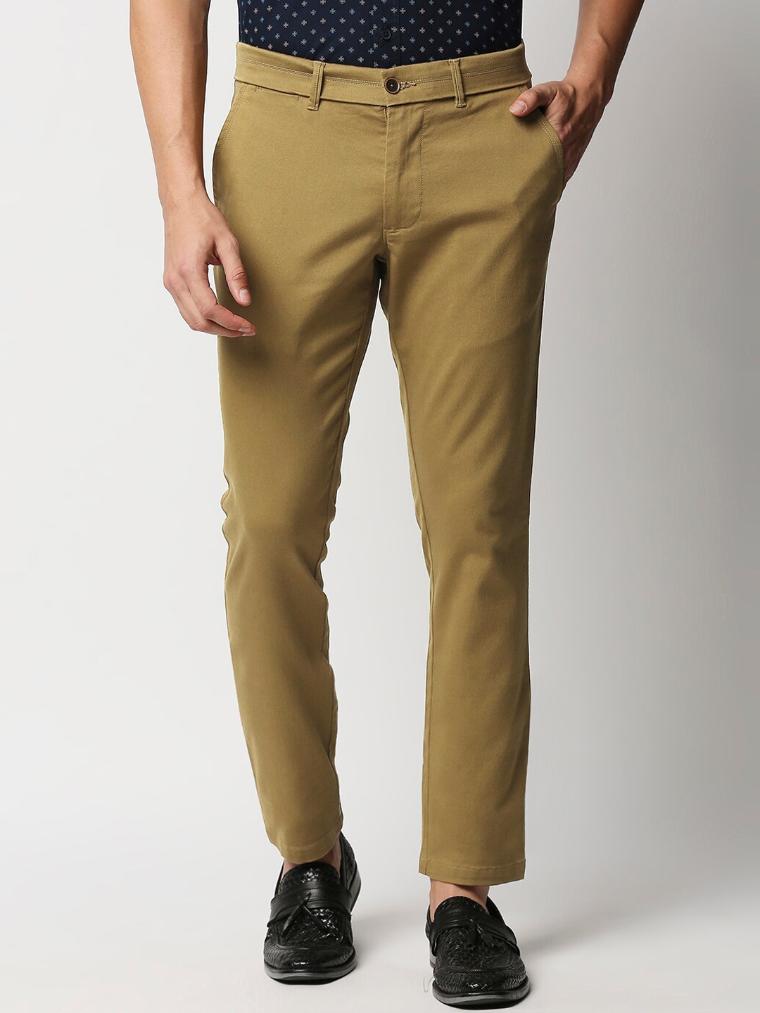 

Basics Men Brown Tapered Fit Chinos Trousers