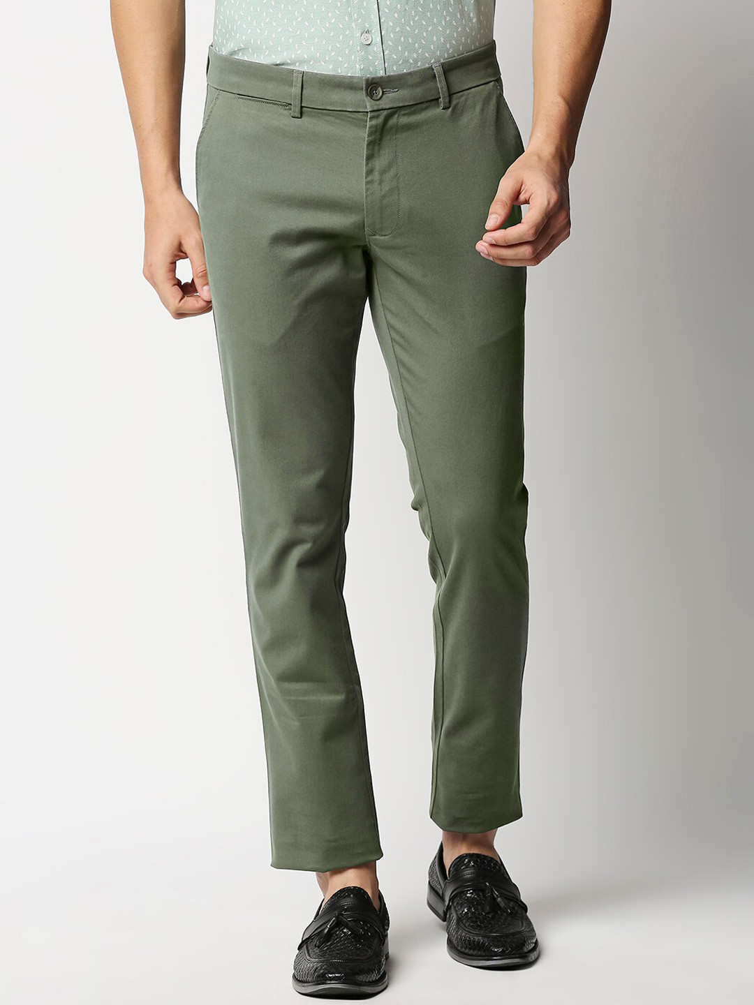 

Basics Men Olive Green Tapered Fit Trousers