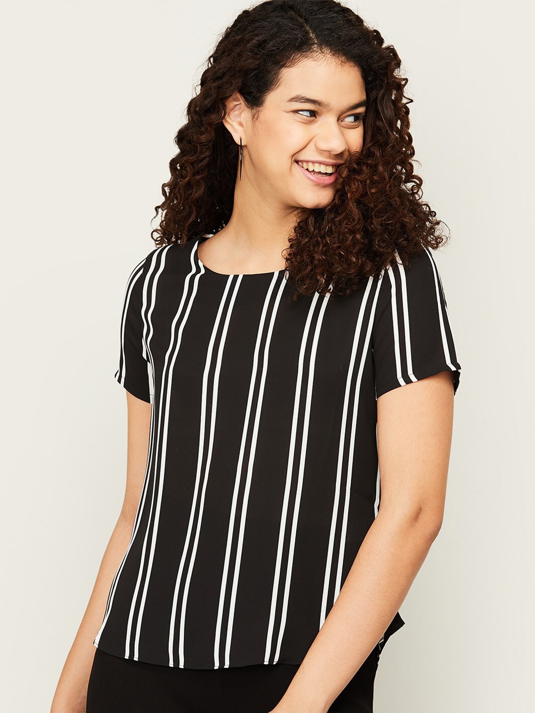 

Bossini Women Black Striped Tank Top