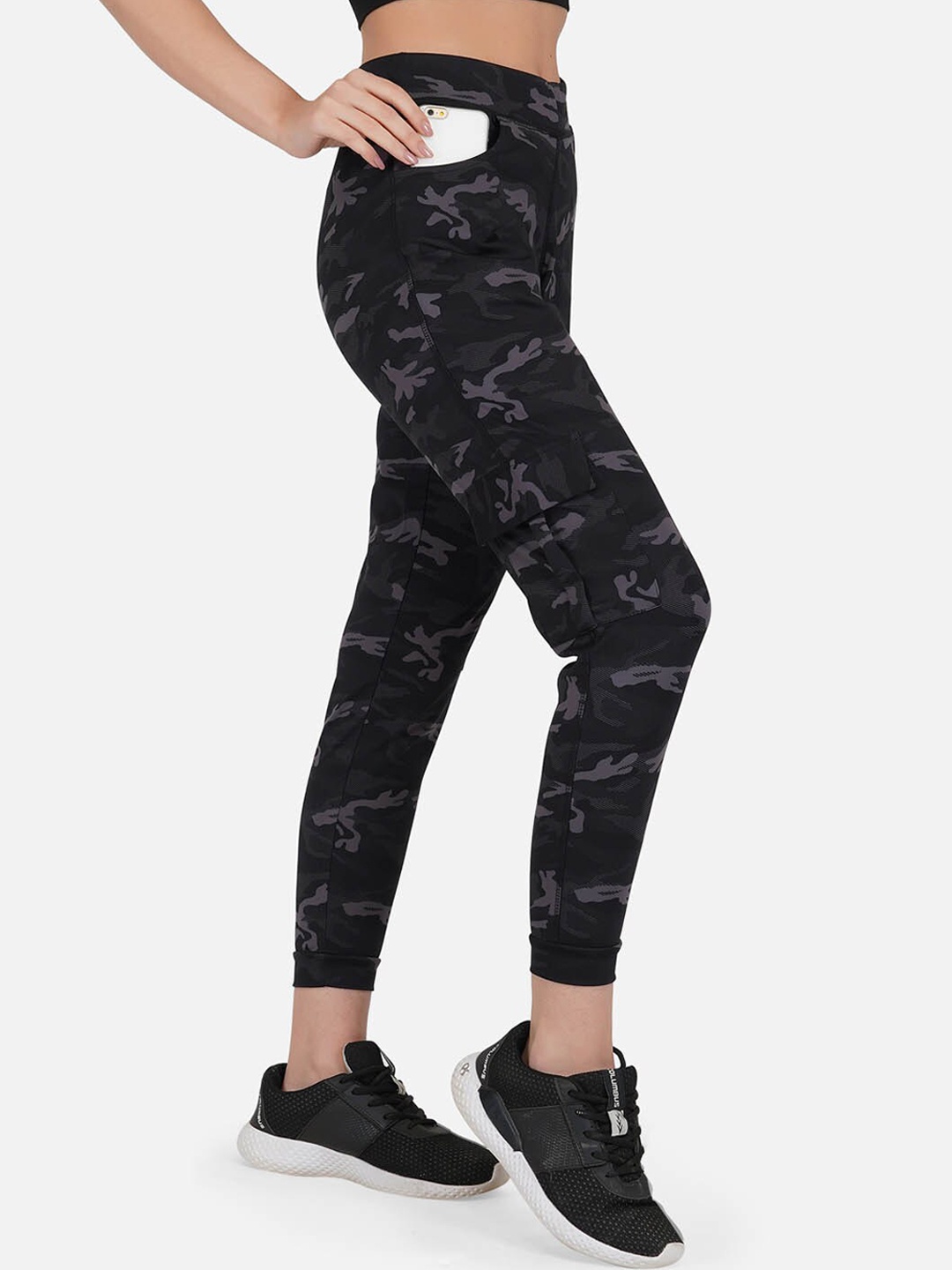 

IMPERATIVE Women Black & Grey Camouflage Printed Dry-Fit Joggers