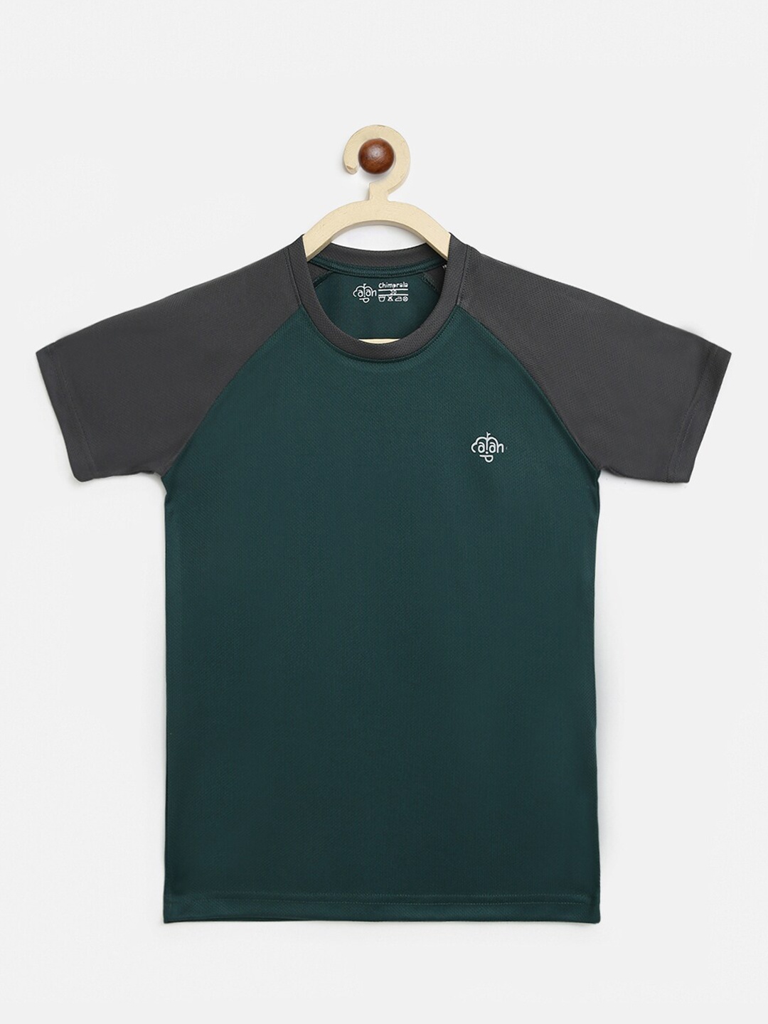 

CHIMPRALA Boys Green Colourblocked Outdoor T-shirt