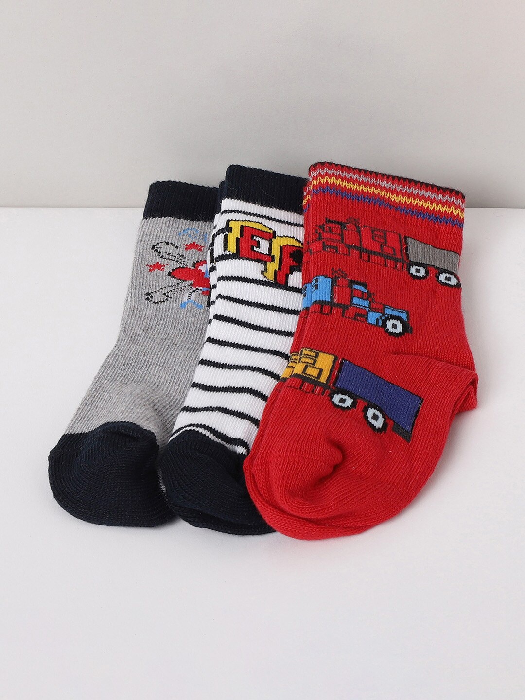 

max Boys Pack of 3 Assorted Printed Ankle Length Socks