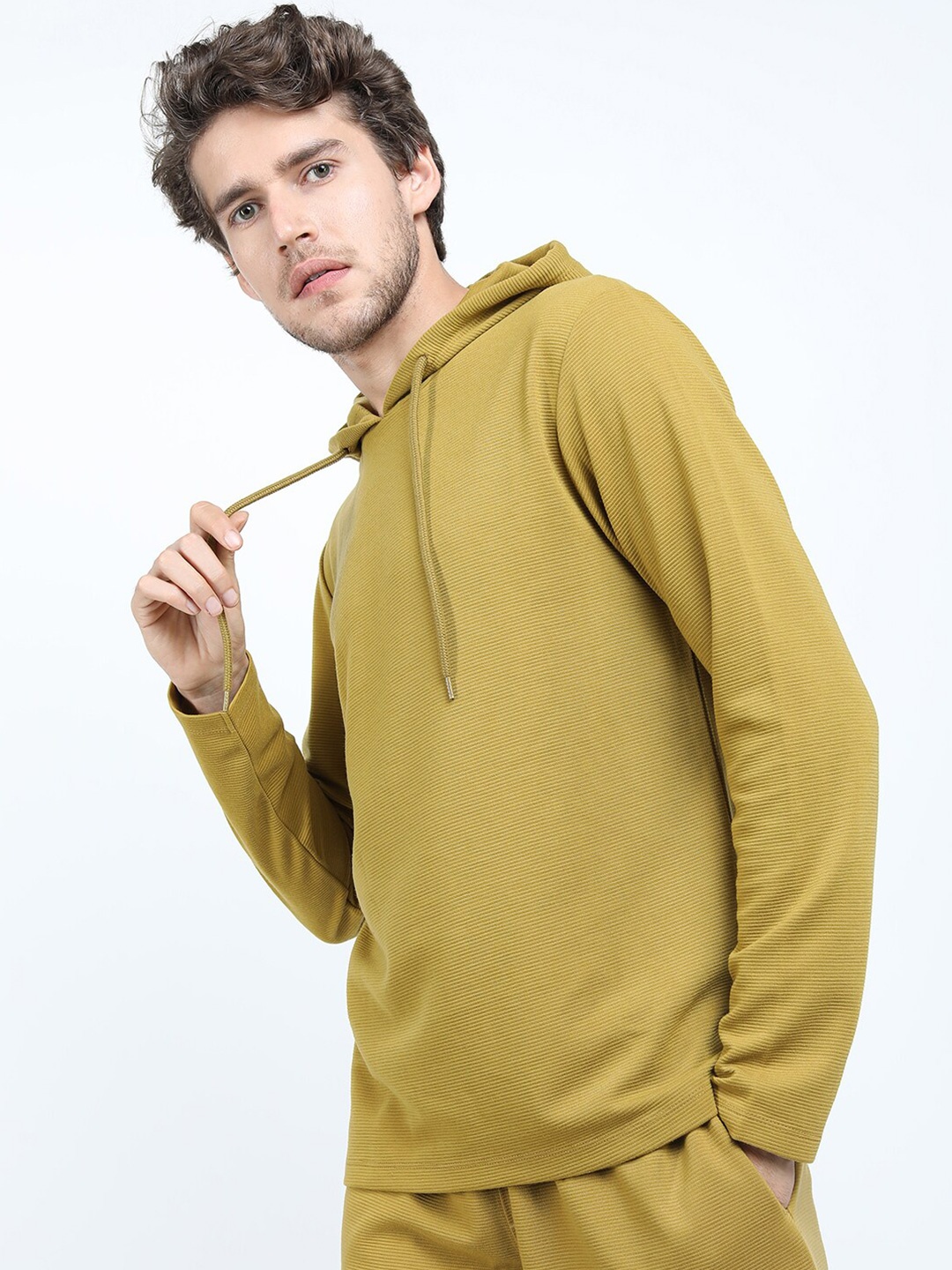 

HIGHLANDER Men Green Solid Regular Fit T-shirt