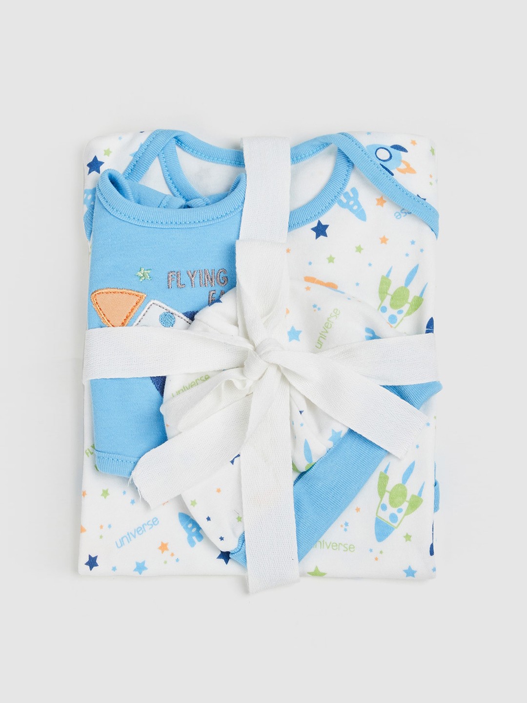 

max Infant Boys White & Blue Printed Pure Cotton Baby Apparel Gift Set