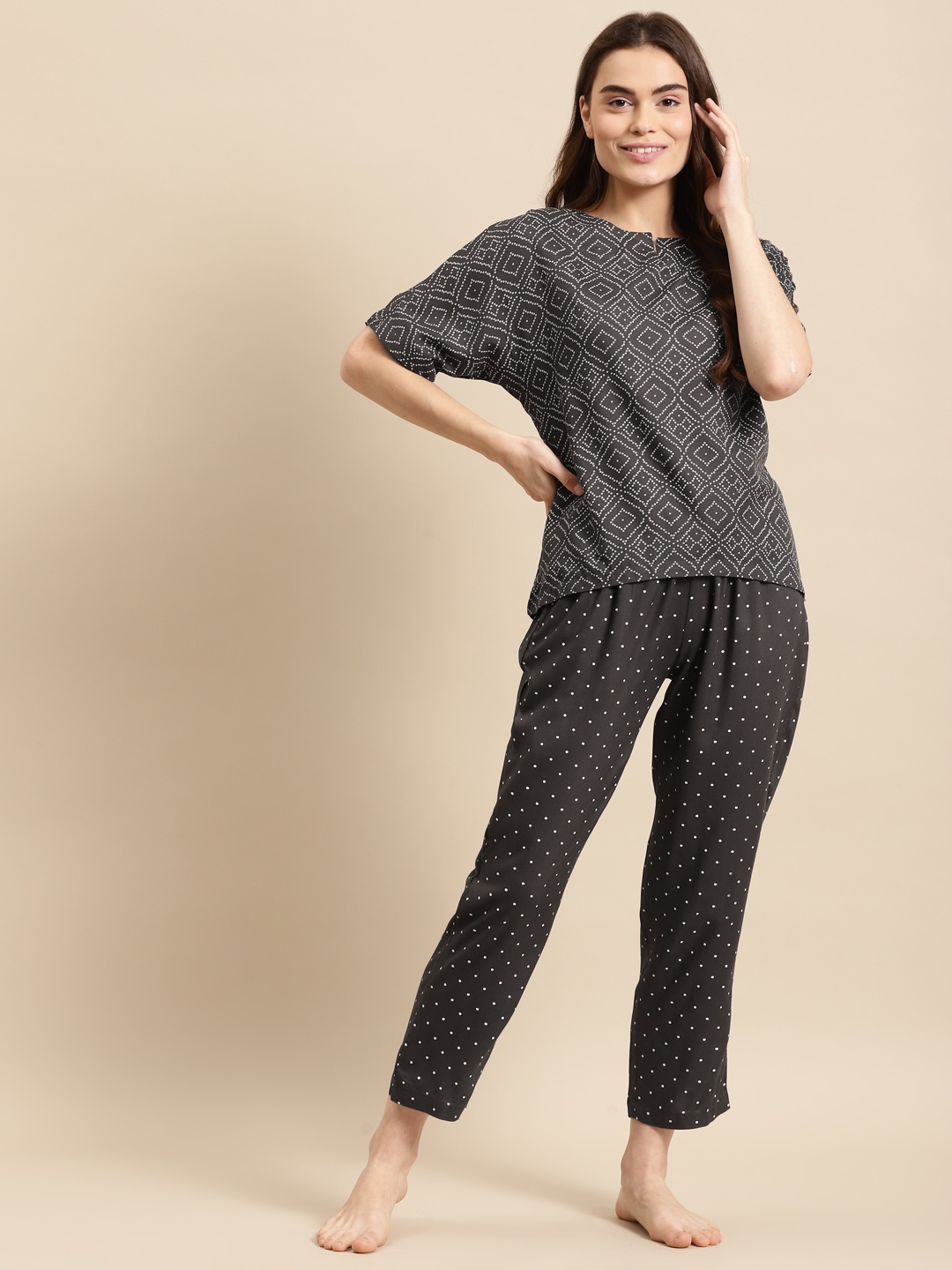

Prakrti Women Grey Printed Night suit