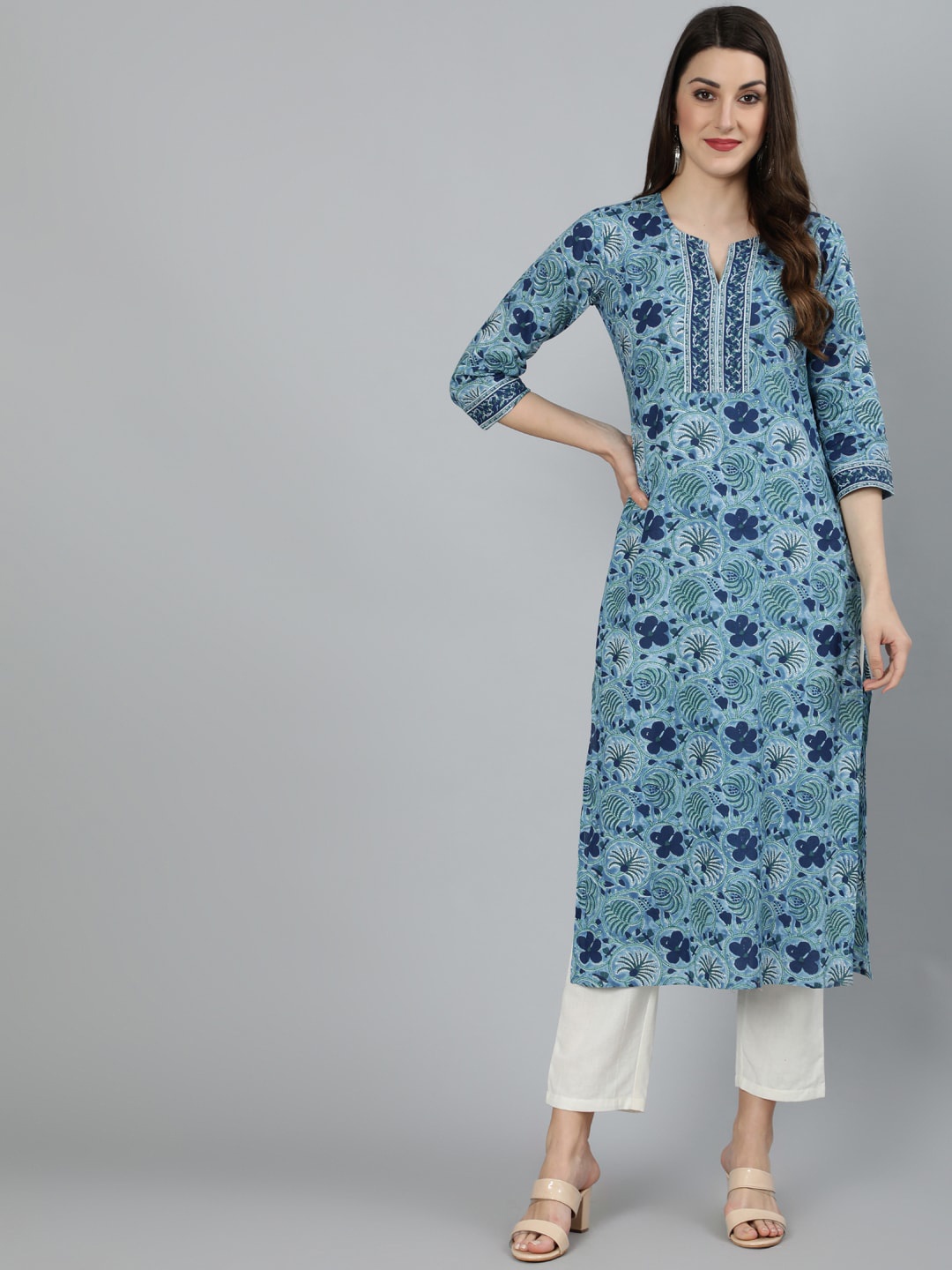 

Nayo Women Blue Abstract Printed Straight Kurta