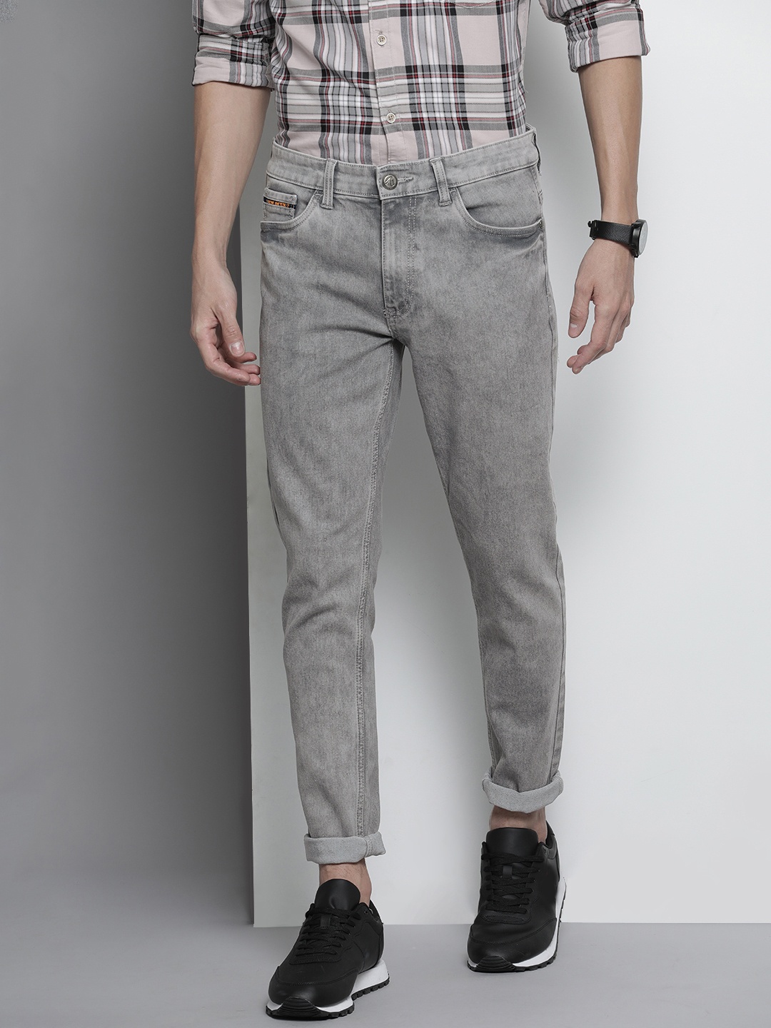 

The Indian Garage Co Men Grey Slim Fit Light Fade Stretchable Jeans