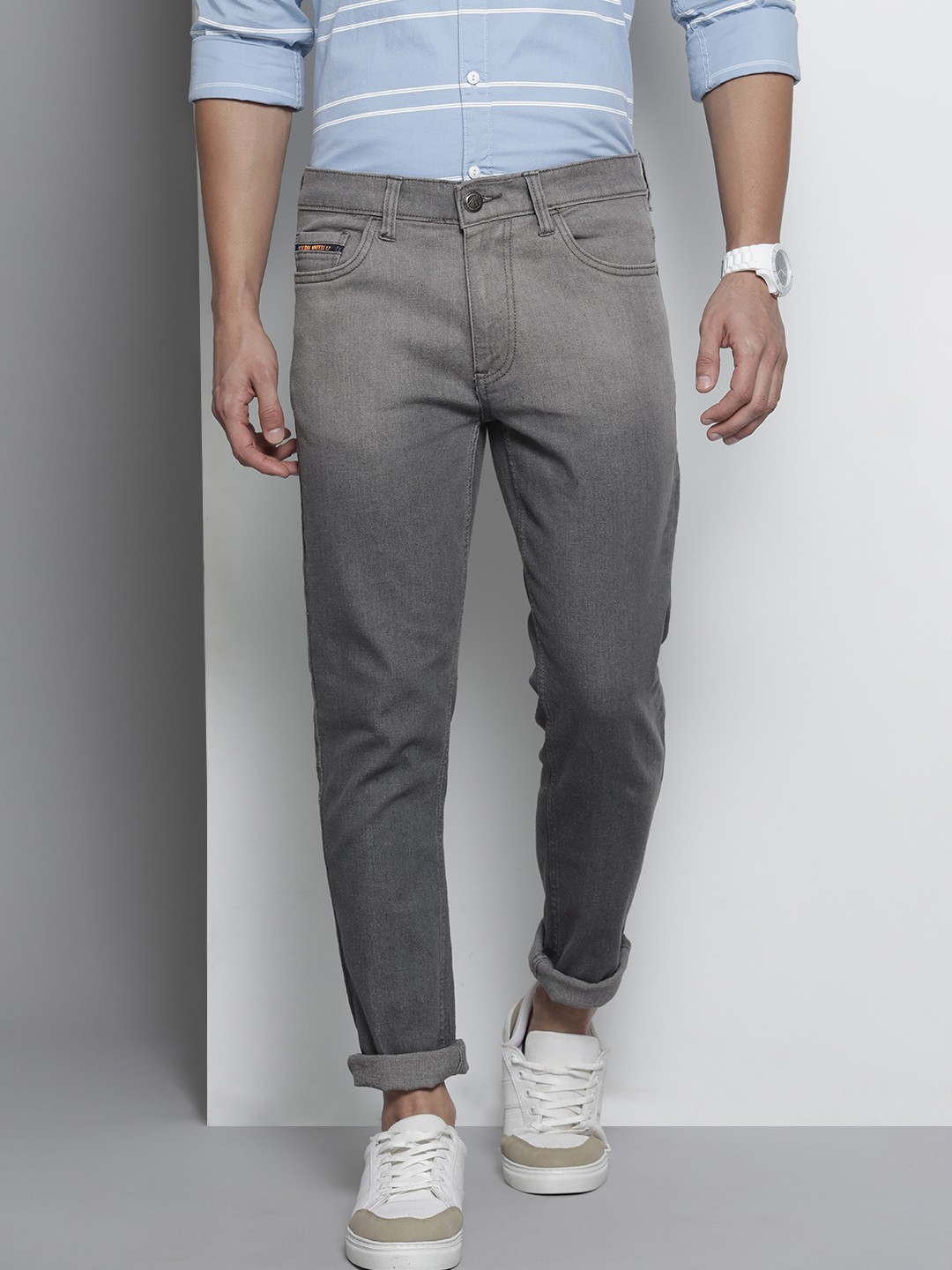

The Indian Garage Co Men Grey Slim Fit Light Fade Ombre Stretchable Jeans