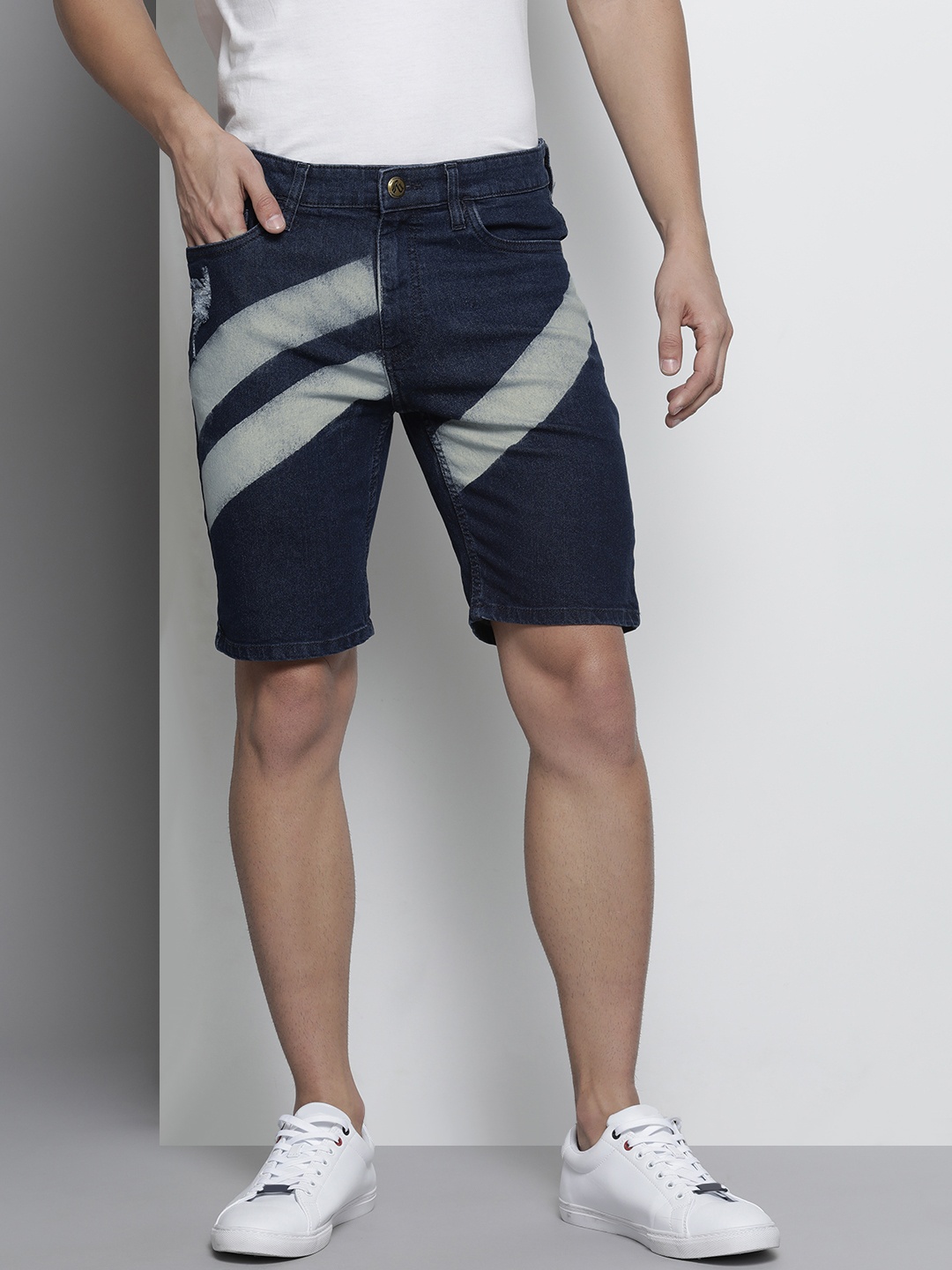 

The Indian Garage Co Men Navy Blue Striped Slim Fit Denim Shorts