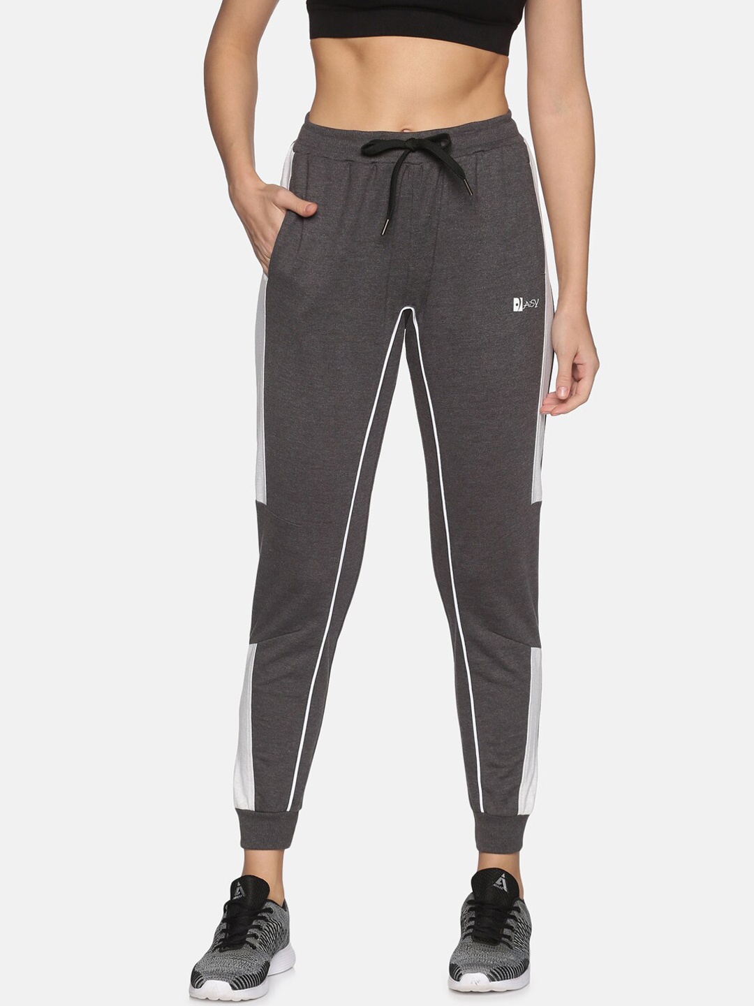 

DAiSY Women Grey Melange Slim- Fit Joggers
