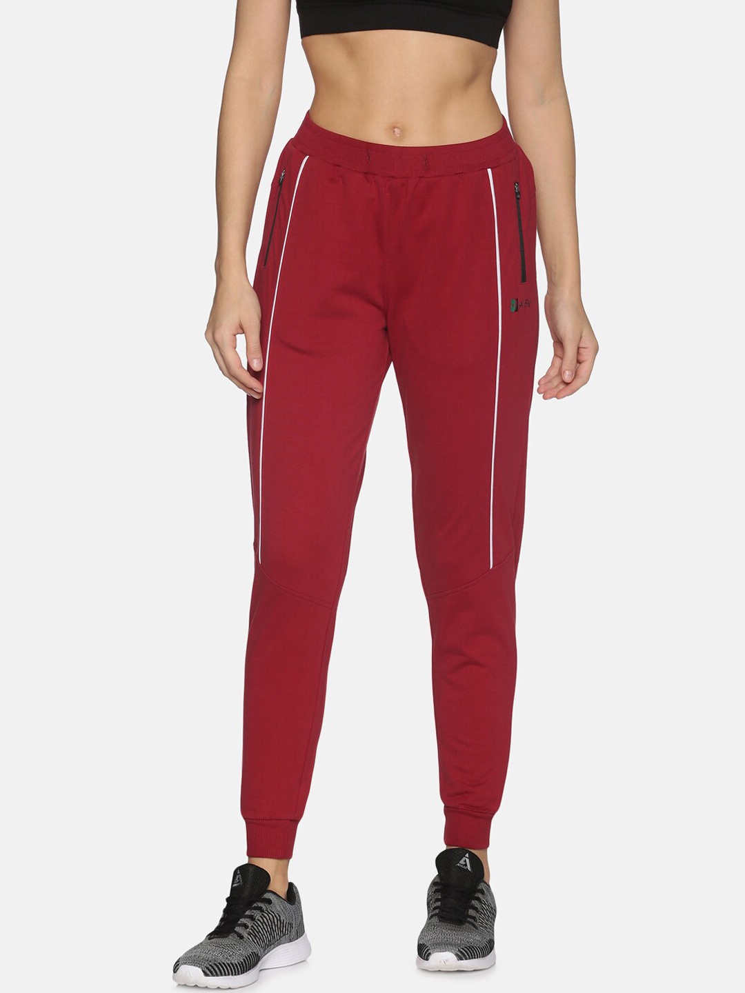 

DAiSY Women Maroon Solid Regular-Fit Jogger