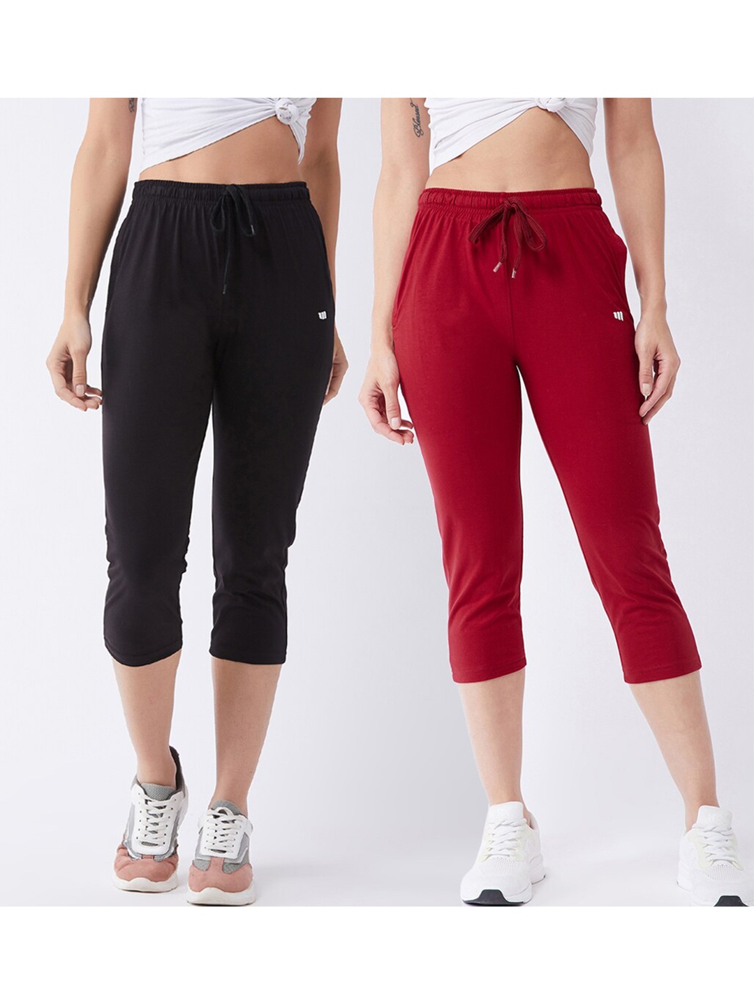 

Modeve Women Pack Of 2 Red & Black Solid Solid Mid-Rise Capris