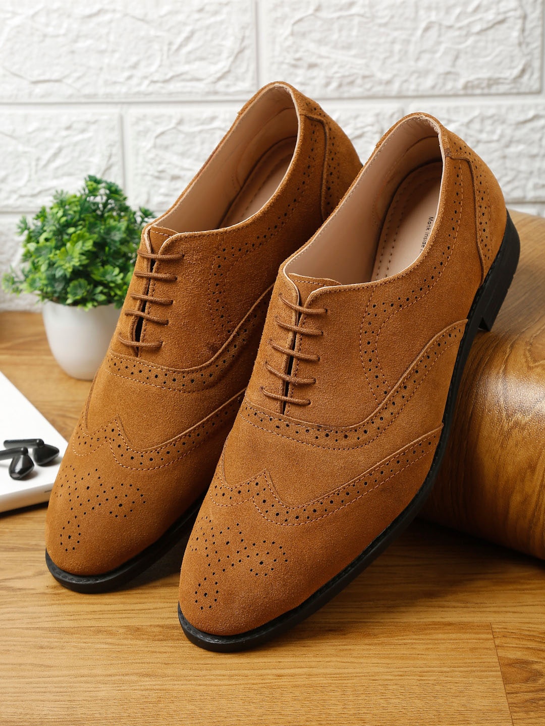 

MONKS & KNIGHTS Men Brown Perforations Suede Lightweight Brogues