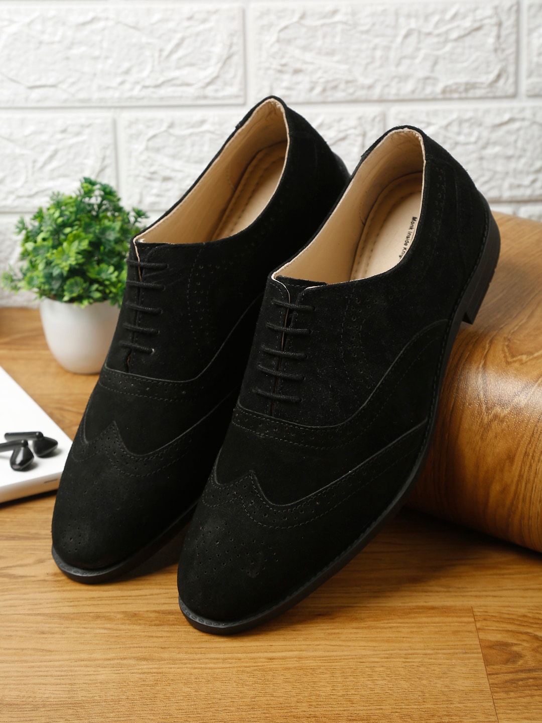 

MONKS & KNIGHTS Men Black Perforations Lightweight Suede Brogues