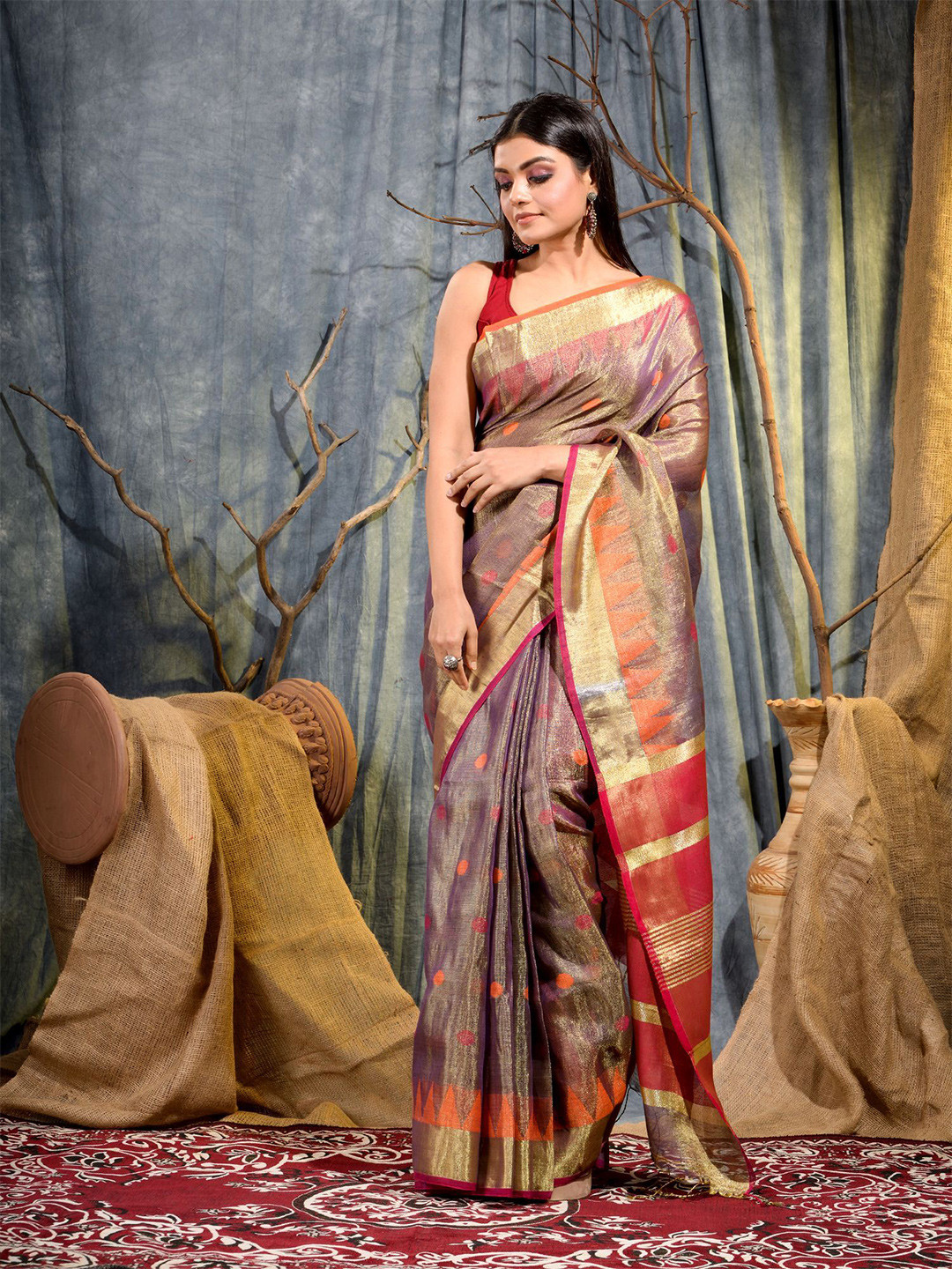 

Mitera Brown & Gold-Toned Floral Zari Linen Blend Heavy Work Saree
