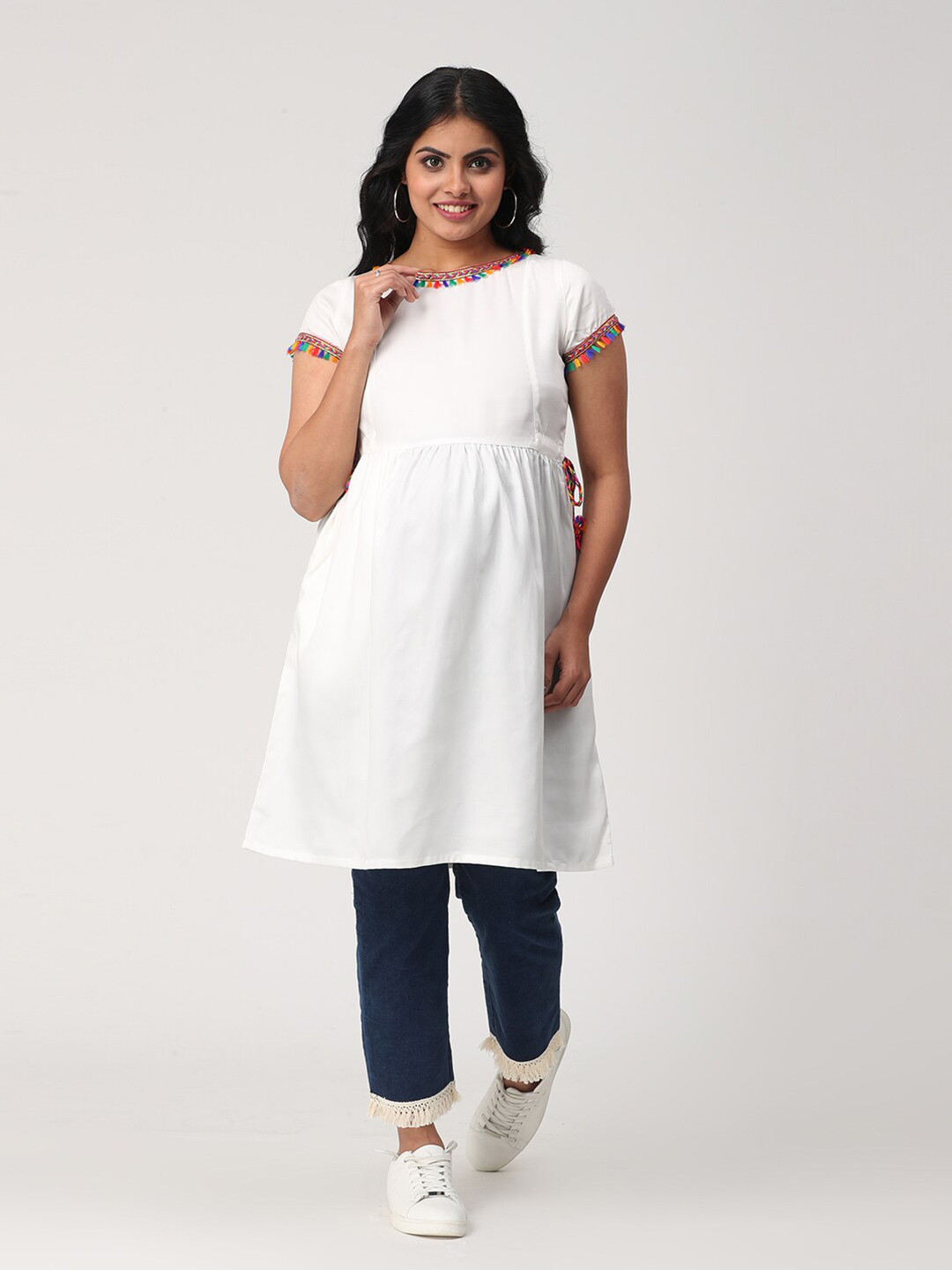 

CHARISMOMIC White Longline Pull Closer Side-String Maternity Top