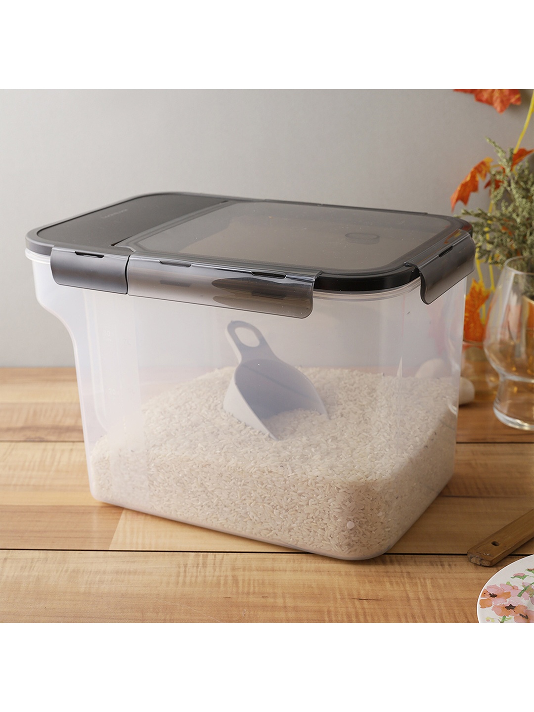 

Lock & Lock Transparent Kitchen Storage With Leakproof Lid