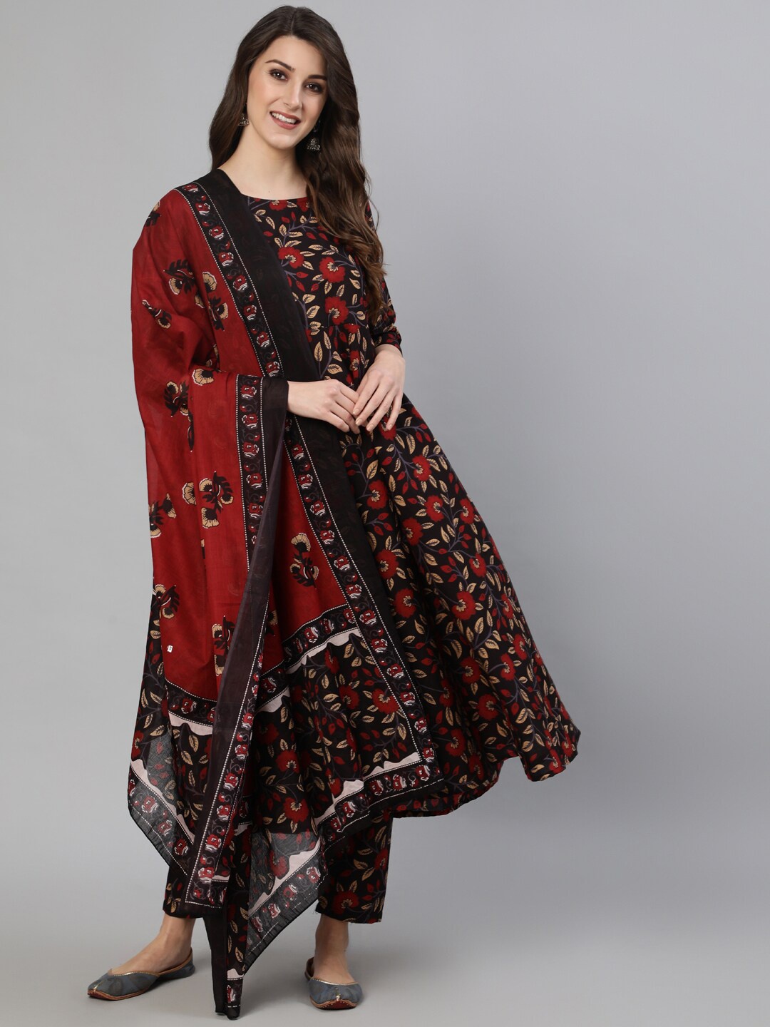 

Nayo Women Black & Maroon Floral Printed Pure Cotton Kurta with Trousers & With Dupatta