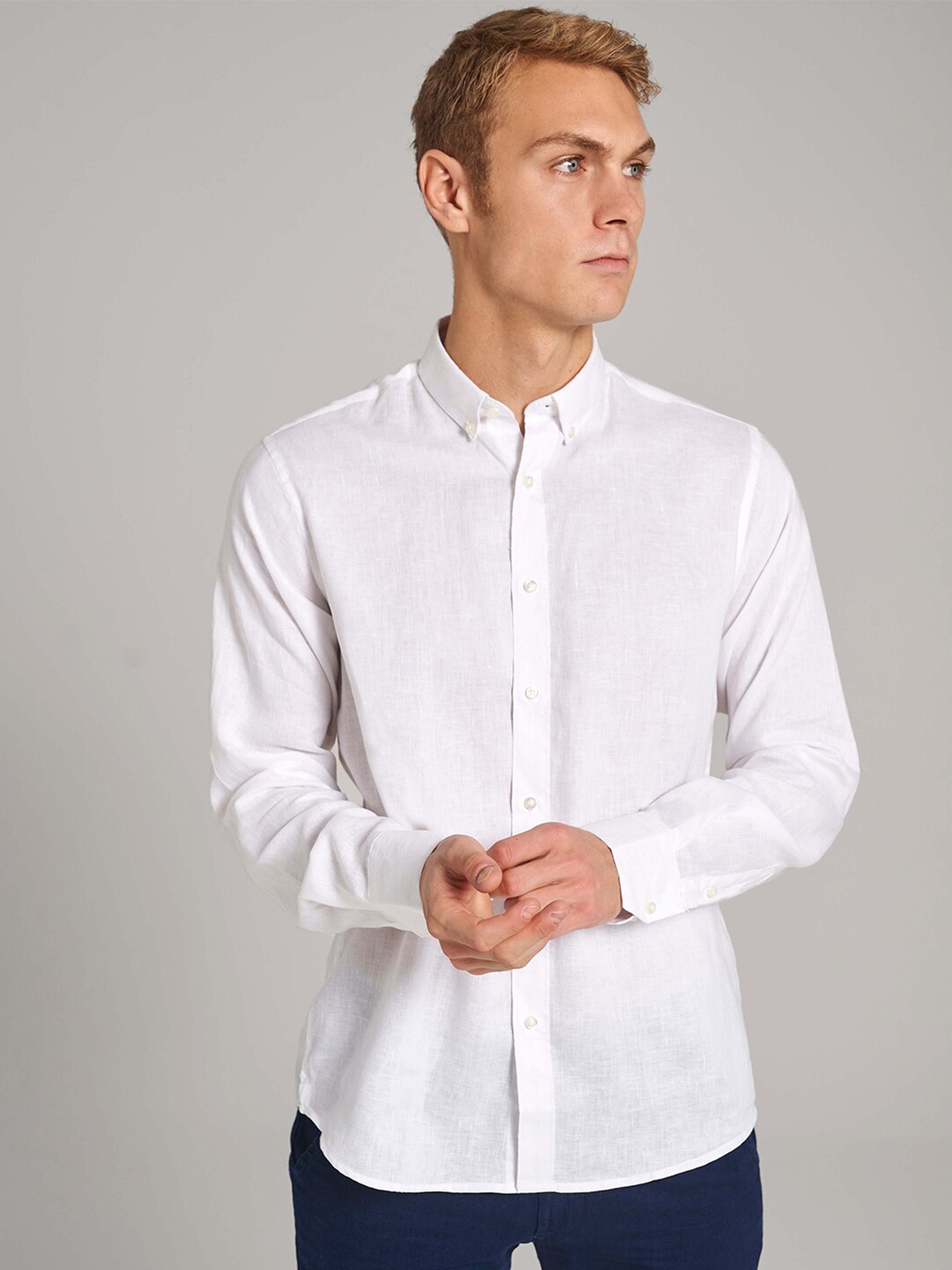 

Bruun & Stengade Men White Slim Fit Casual Shirt