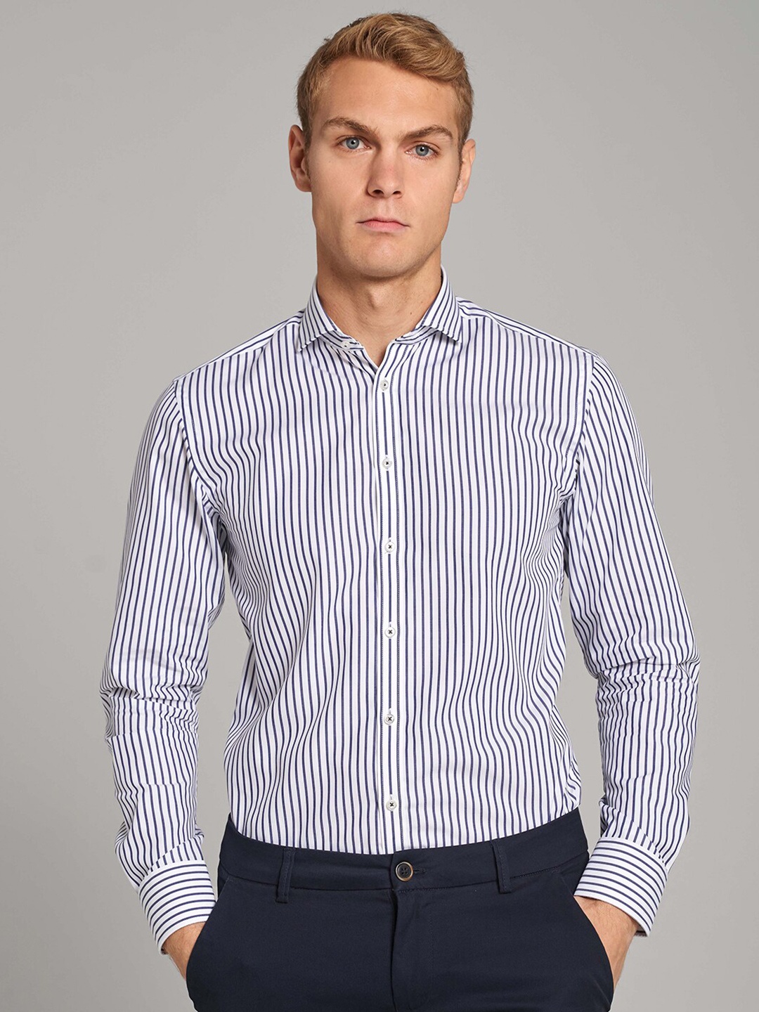 

Bruun & Stengade Men White Slim Fit Striped Casual Shirt