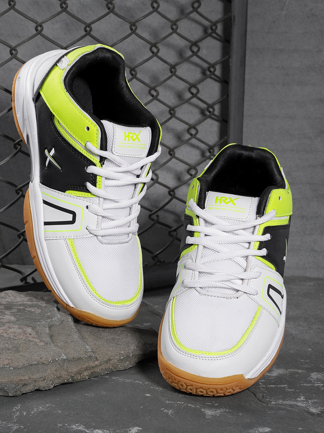 

HRX by Hrithik Roshan Women White & Black Racquet Sports Non-Marking Court Shoes