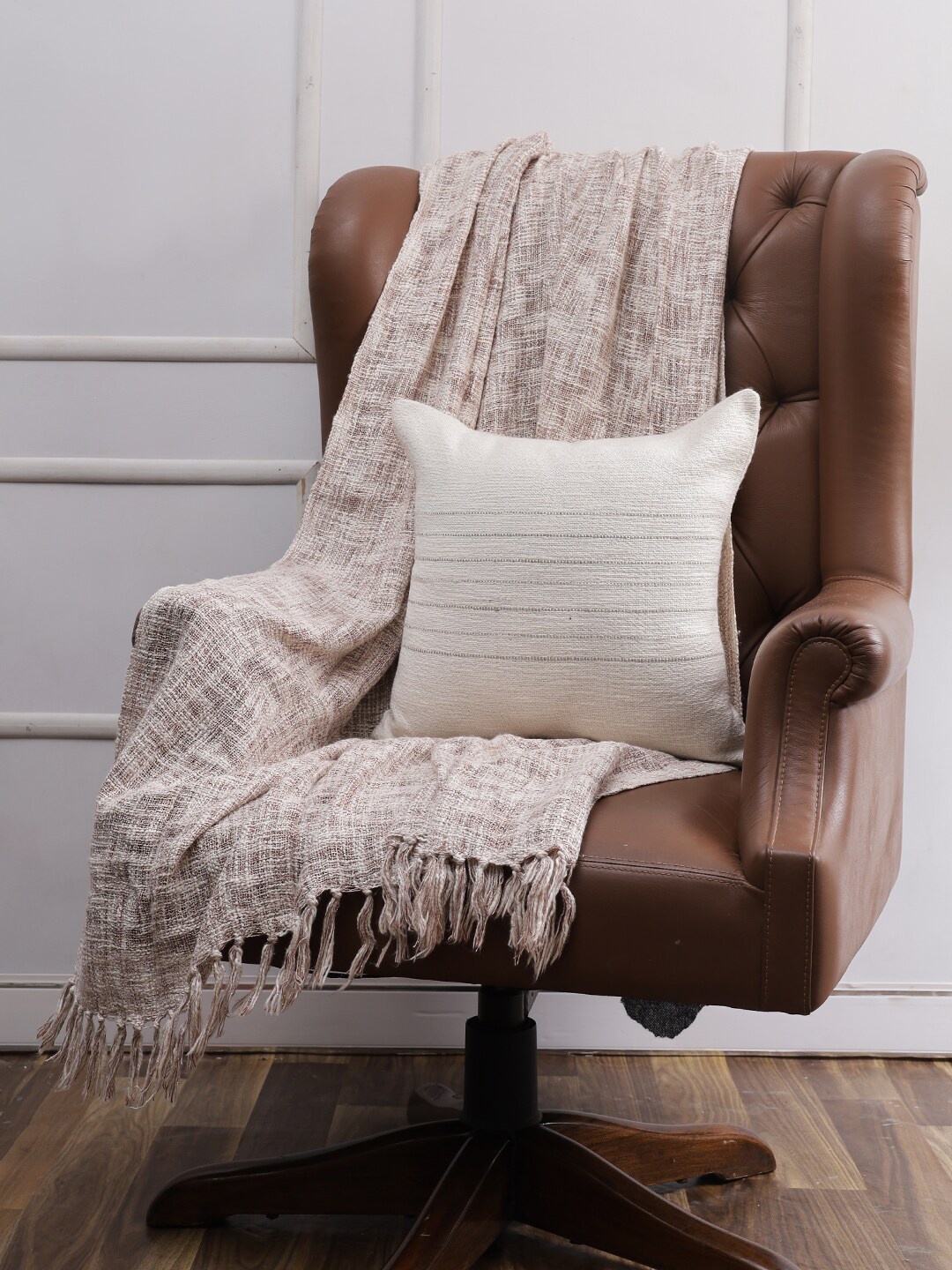 

Soumya brown & Off White Pure Cotton Throw with Tassels & Cushion Cover Set