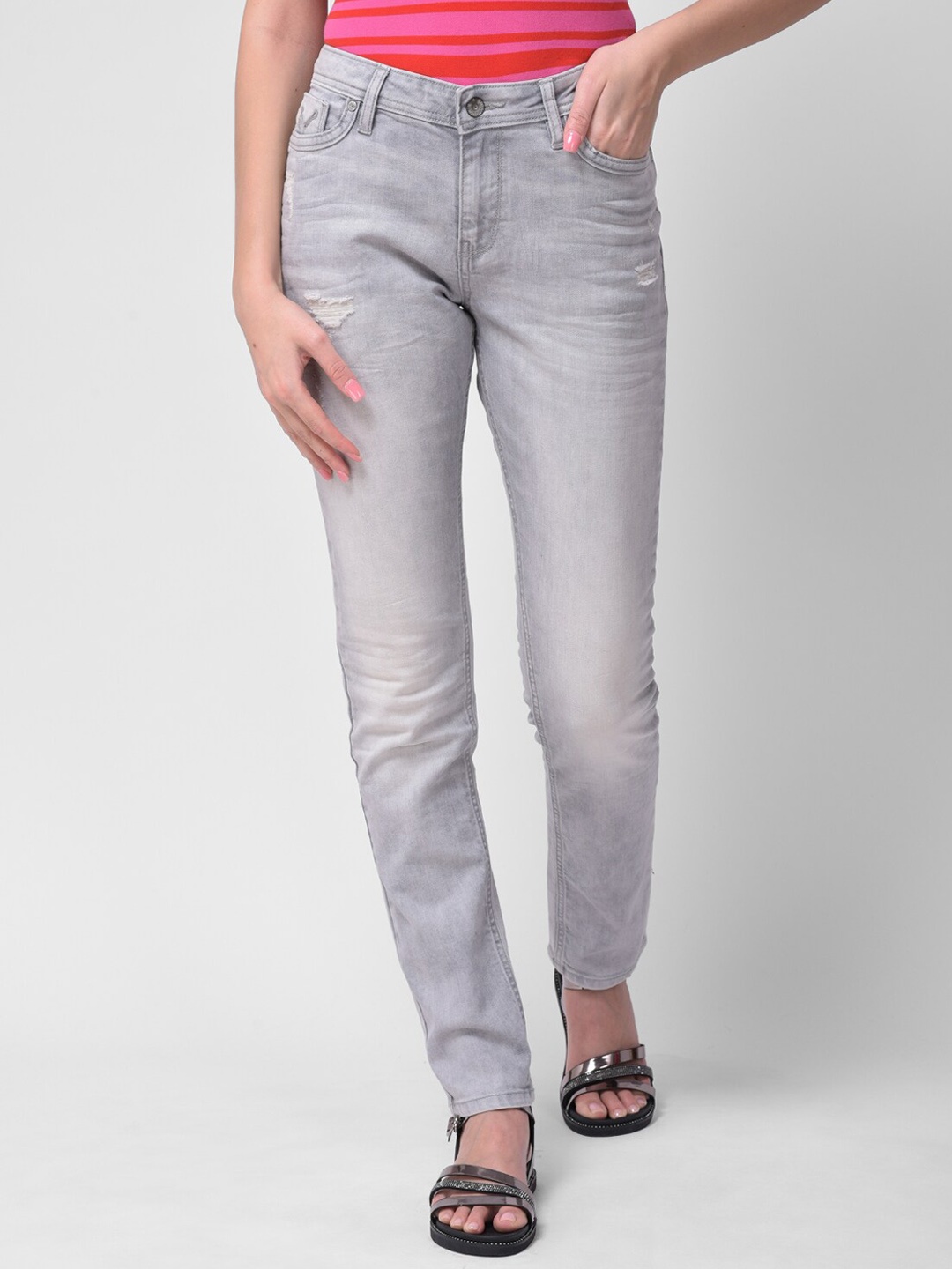 

Woodland Women Grey Slim Fit Heavy Fade Stretchable Jeans