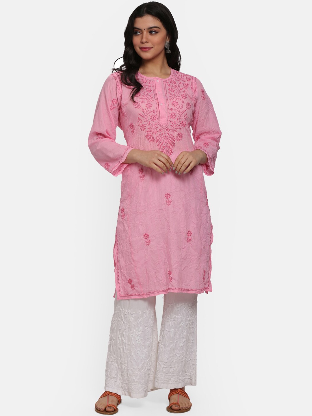 

PARAMOUNT CHIKAN Women Pink Floral Embroidered Chikankari Cotton Kurta