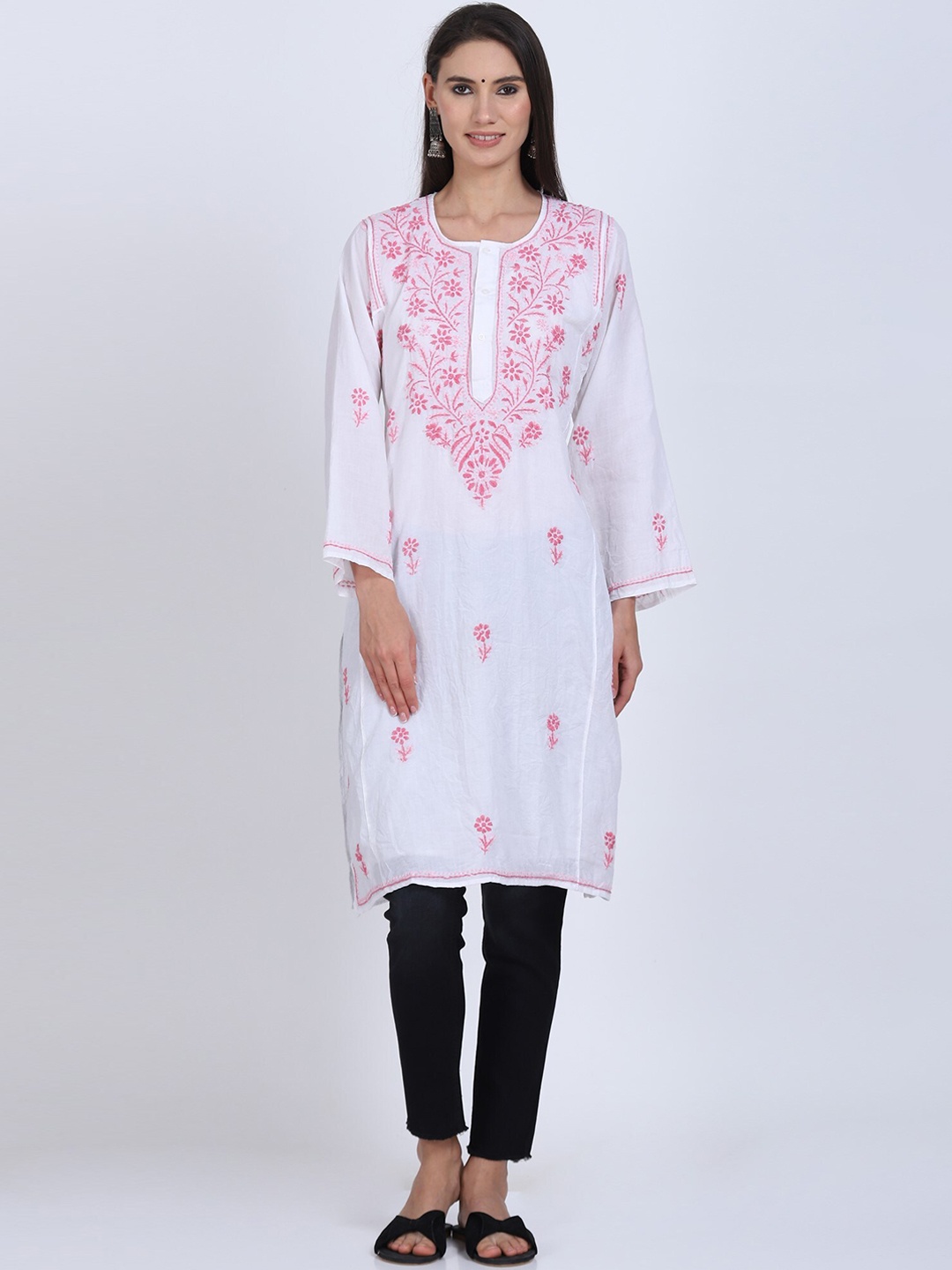 

PARAMOUNT CHIKAN Women White & Pink Embroidered Kurta