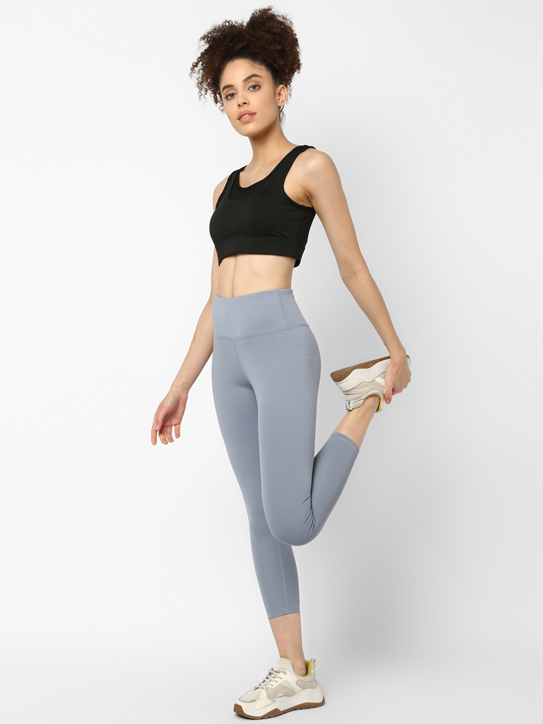 

JerfSports Women Black & Grey Solid Sports Bra & Tights Set