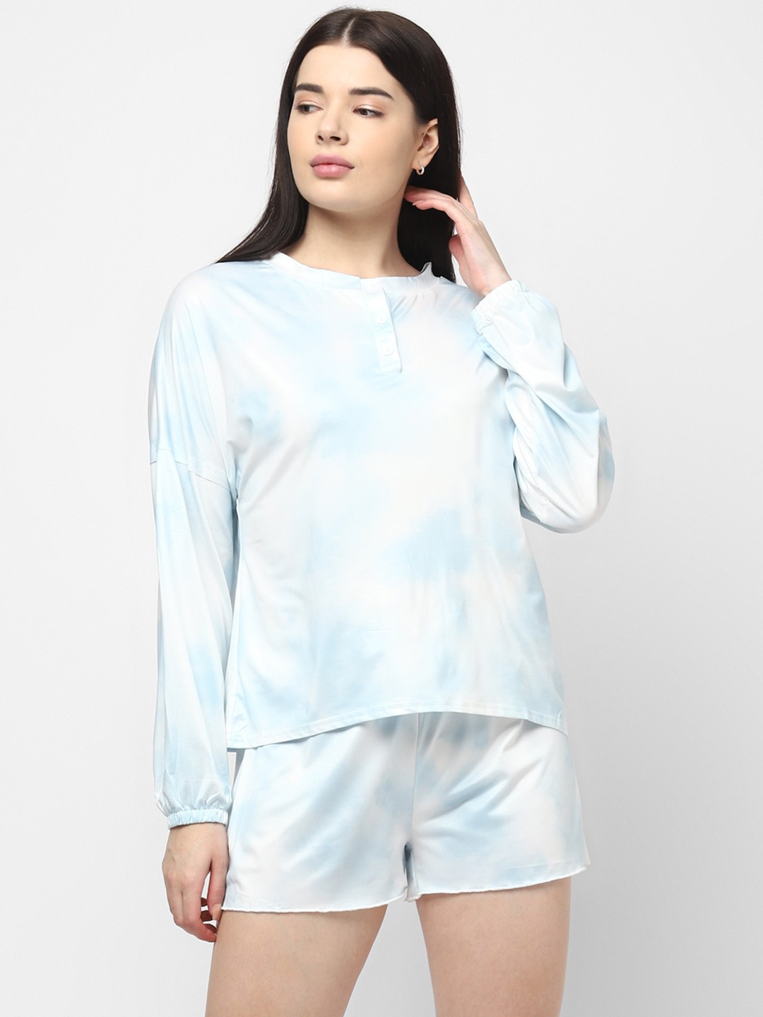 

JerfSports Women Blue & White Dyed T-shirt & Shorts Sets