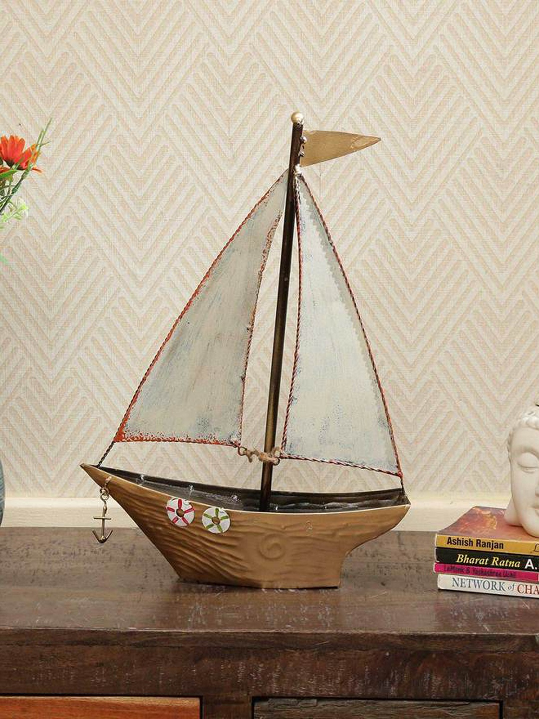 

vedas Metallic-Toned F-Sally Boat Table Decor