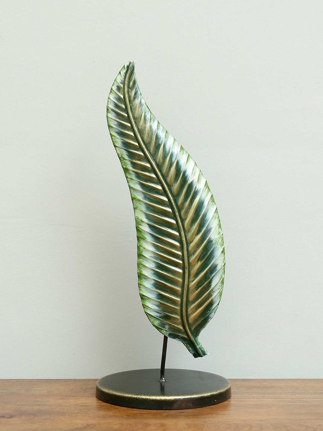 

vedas Metallic-Toned & Green F-Spanish Leaf Table Decor Showpieces