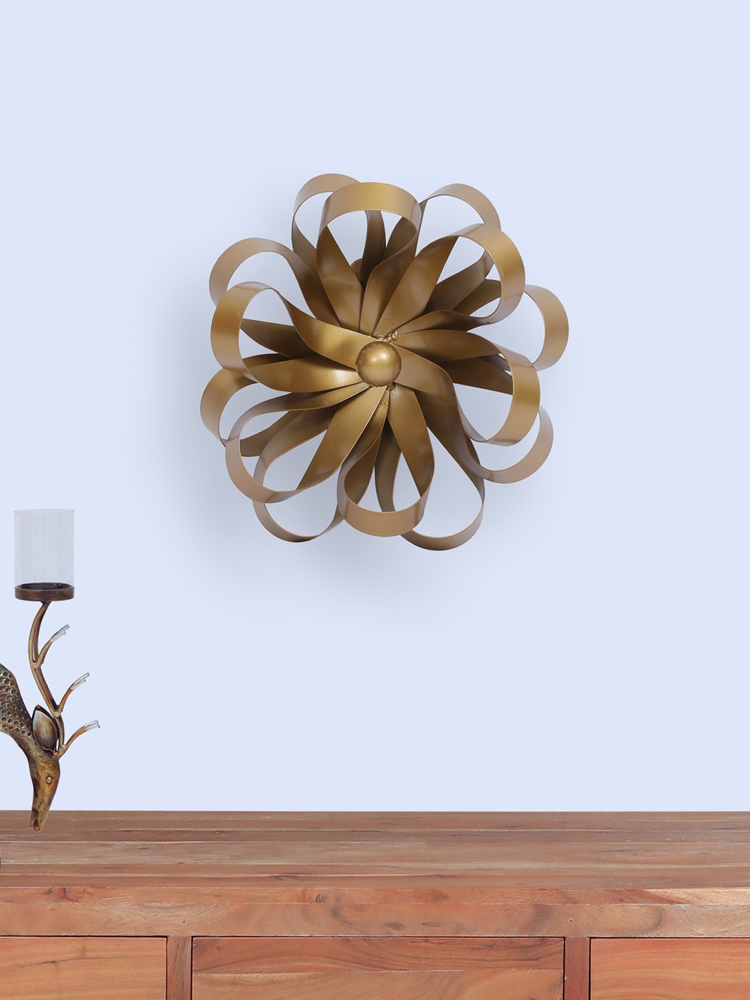 

vedas Metallic-Toned Textured Flower Wall Decor