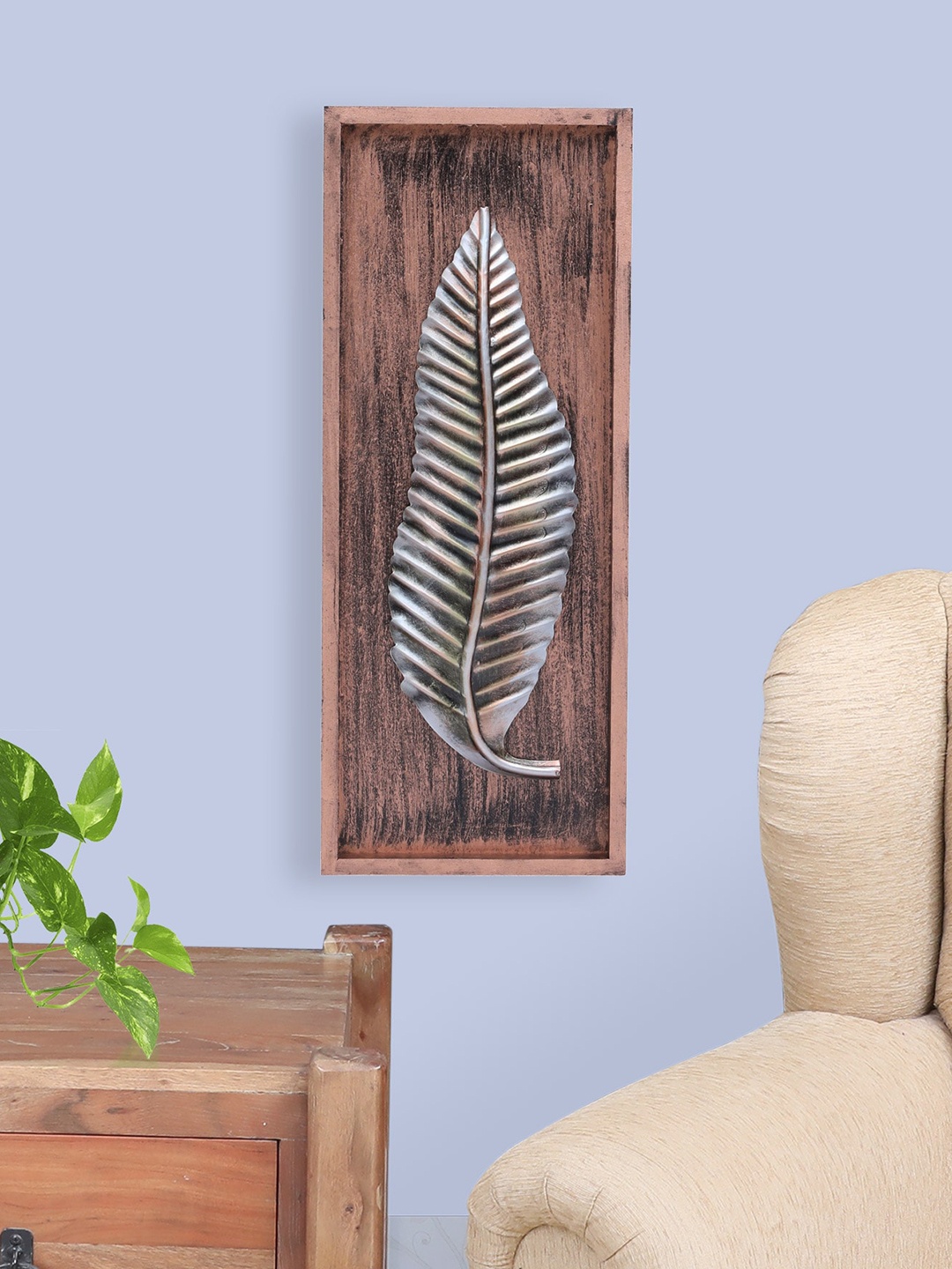 

vedas Metallic-Toned & Brown W-Tide Leaf Wall Dcor