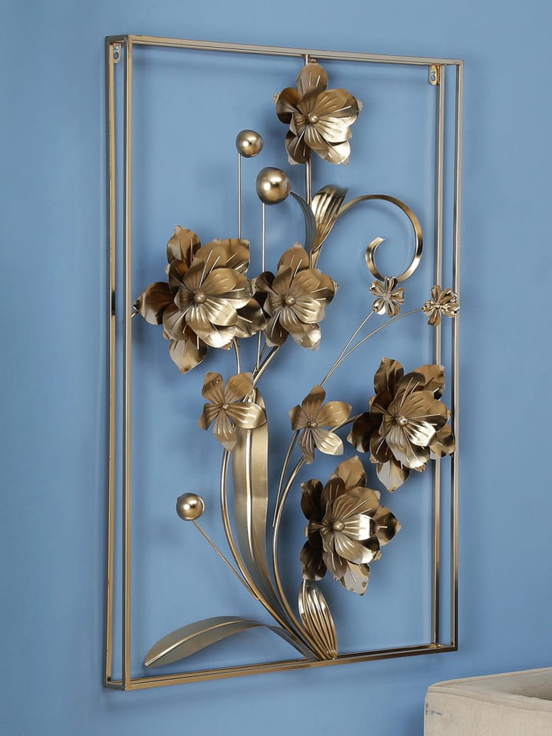 

vedas Metallic-Toned W-Jalan Floral Wall Decor