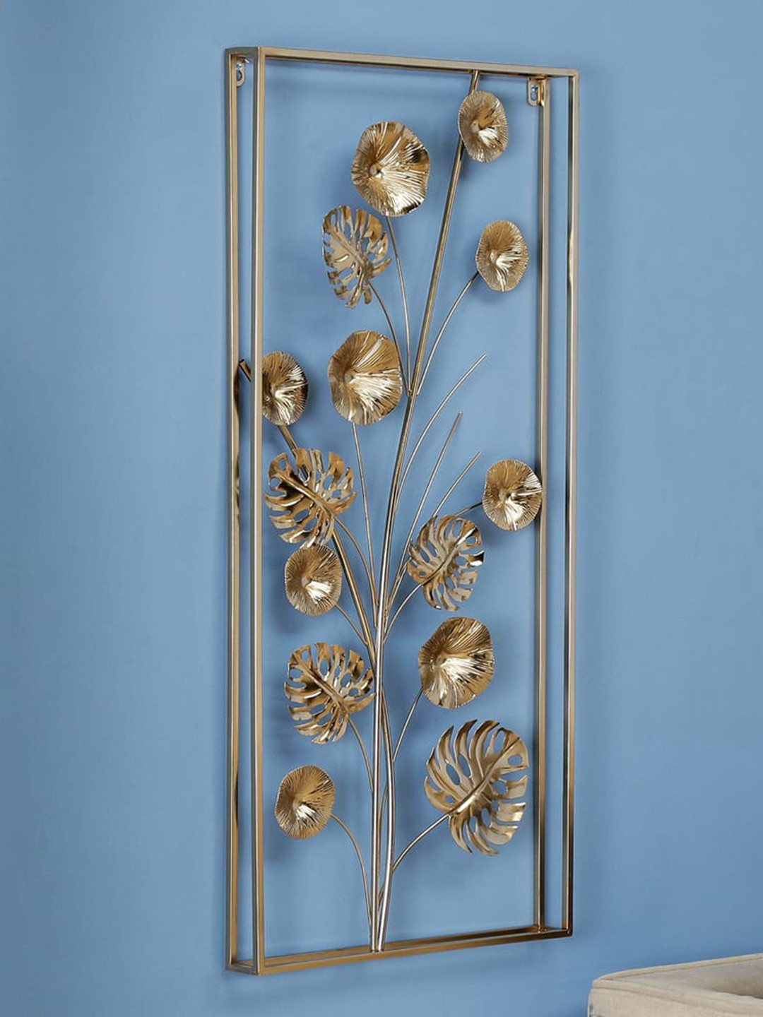 

vedas Metallic-Toned W-Sachit Floral Wall Decor