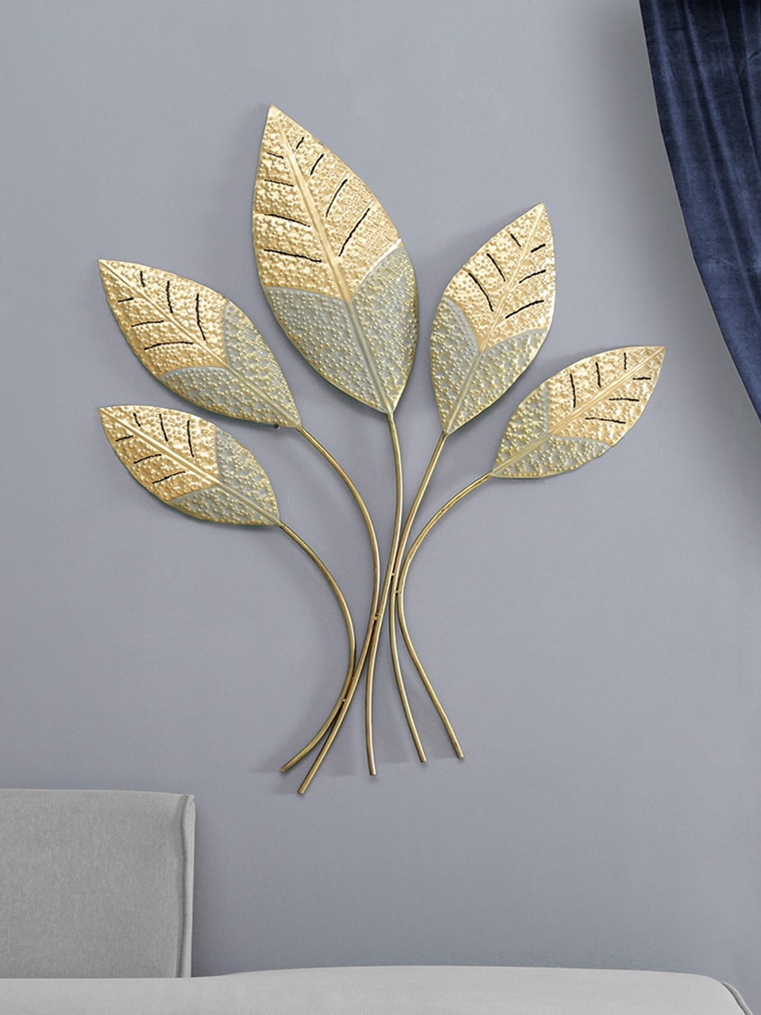 

vedas Metallic-Toned W-Ehaan Leaf Wall Decor