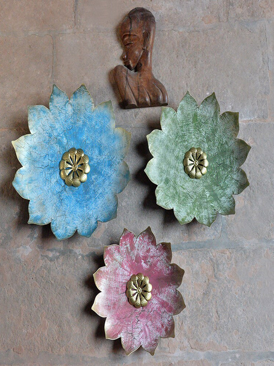 

vedas Ser of 3 W-Maria Floral Wall Plates, Metallic