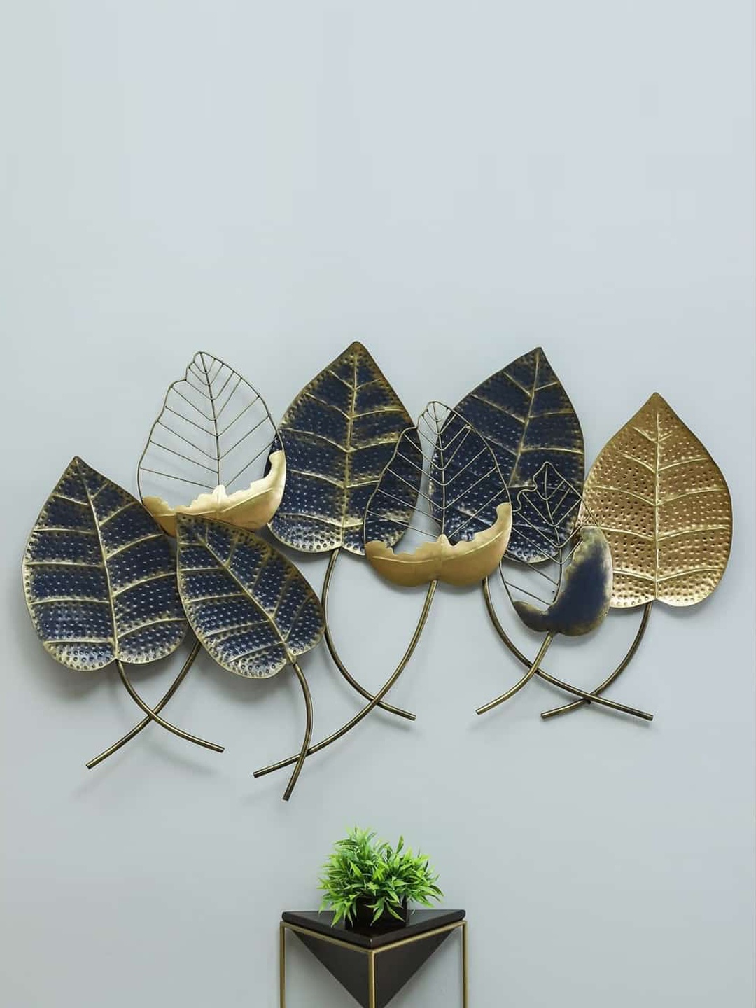 

vedas Gold-Toned & Navy-Blue W-Zoey Wall Decor