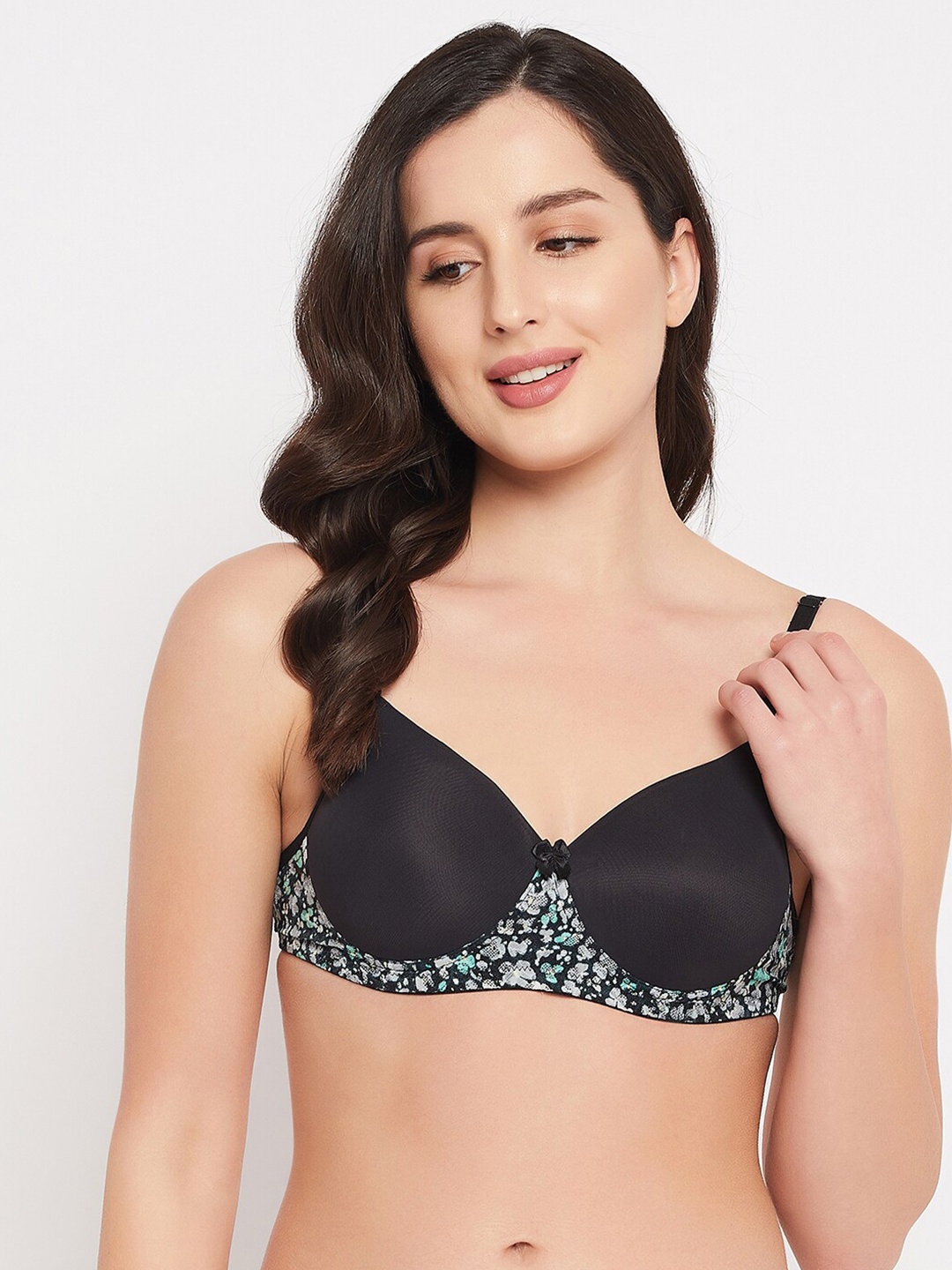 

Clovia Padded Non-Wired Full Cup Multiway T-shirt Bra, Black