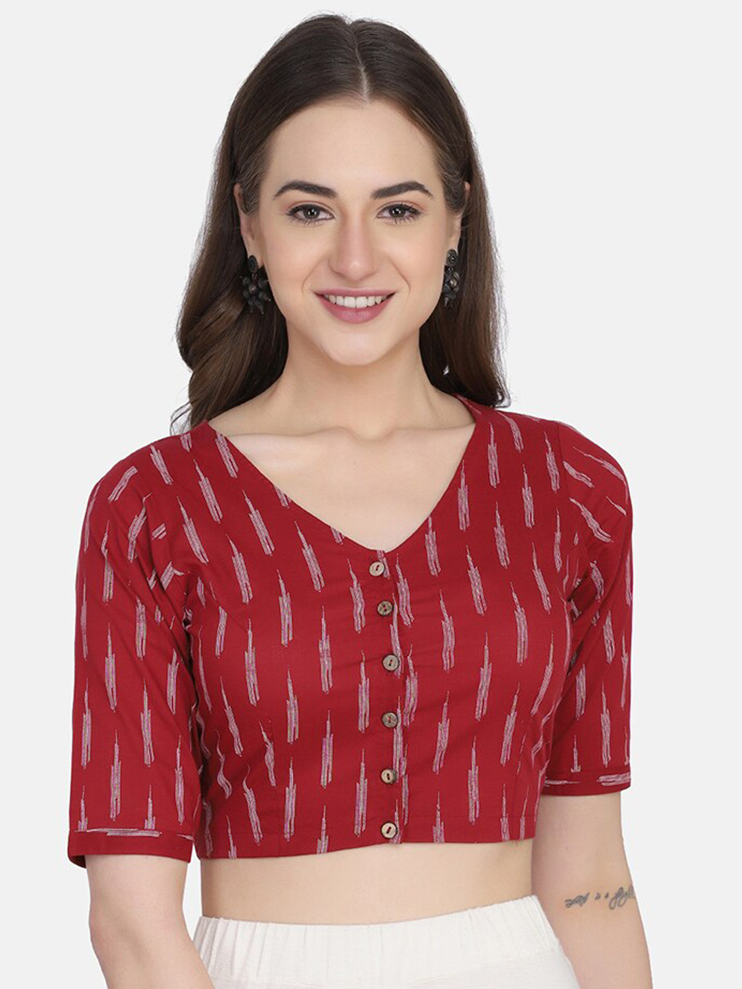 

THE WEAVE TRAVELLER Women Maroon Printed Pure Cotton Saree Blouse