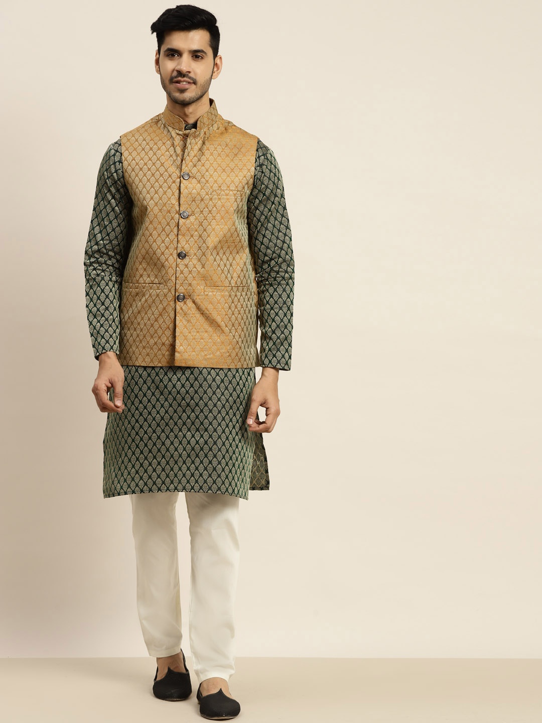 

SOJANYA Men Green Kurta with Churidar & Nehru Jacket