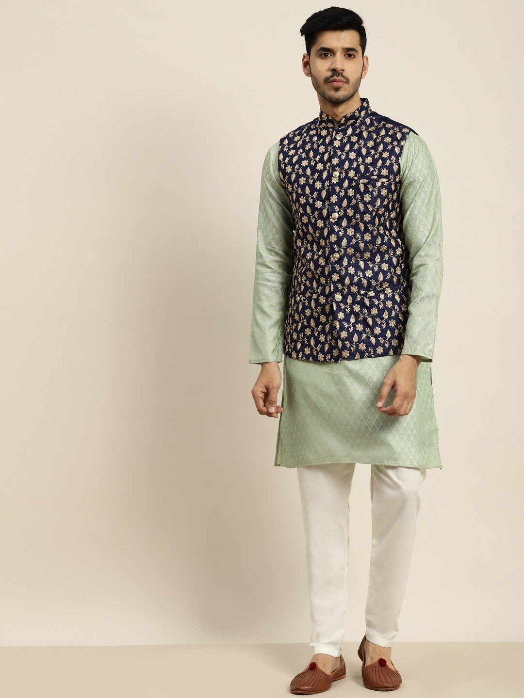 SOJANYA Men Green Ethnic Motifs Kurta with Pyjamas & Nehru Jacket