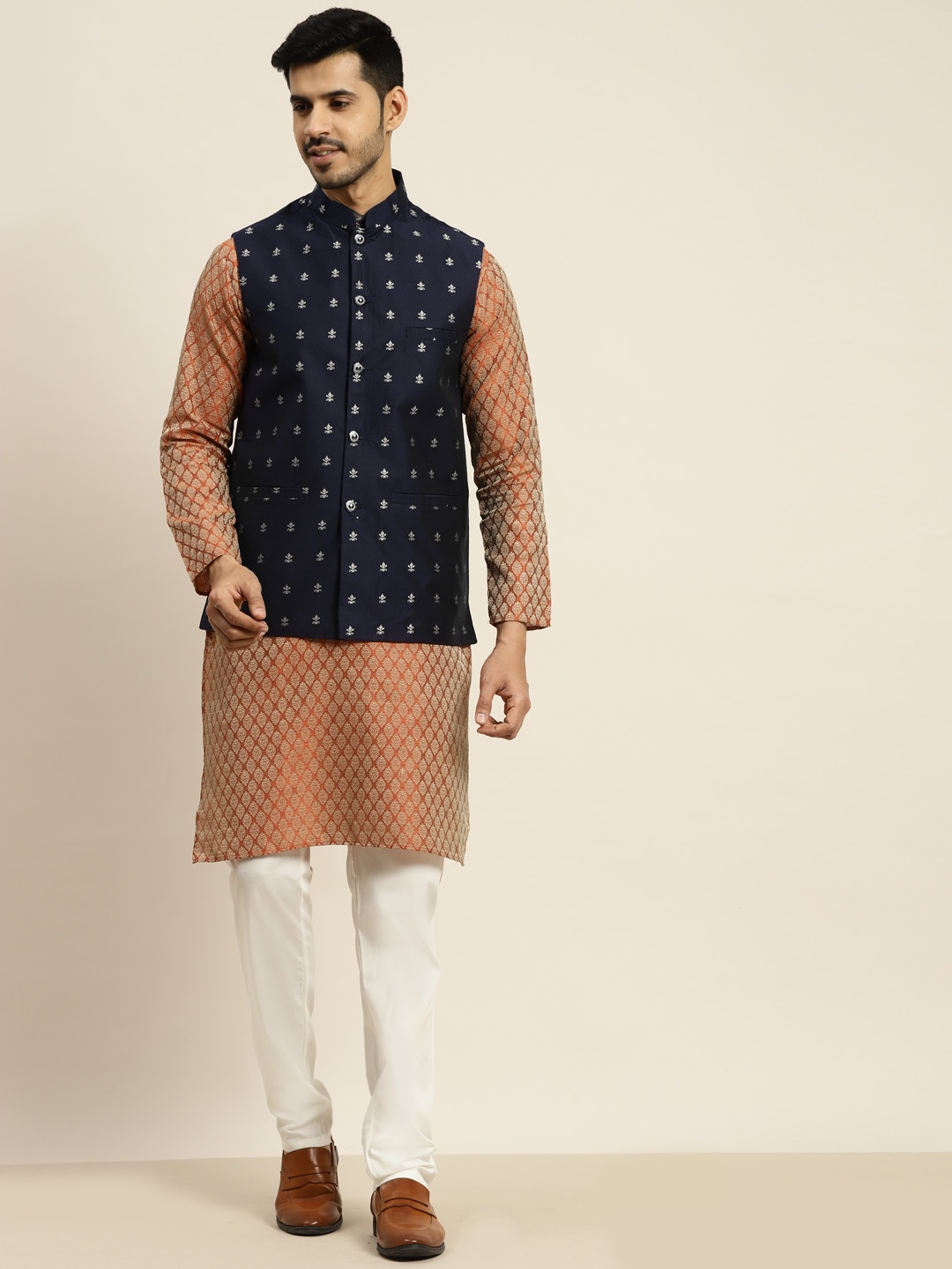 

SOJANYA Men Orange Ethnic Motifs Kurta with Pyjamas & Nehru Jacket