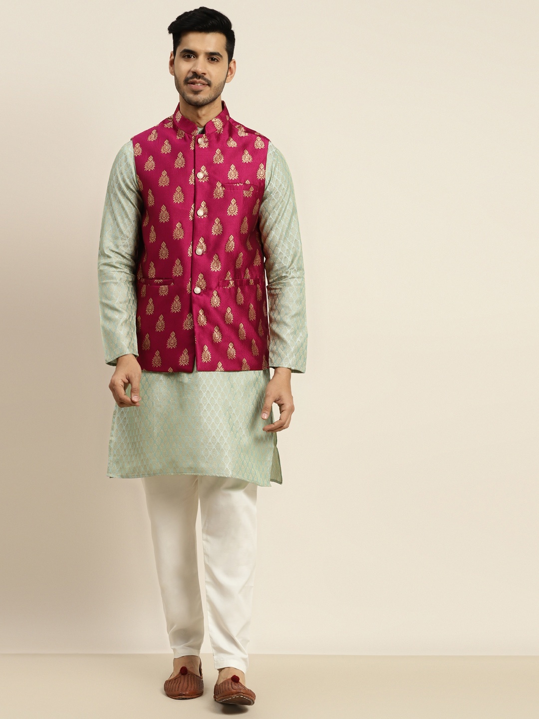 

SOJANYA Men Green Ethnic Motifs Kurta with Pyjamas & Nehru Jacket