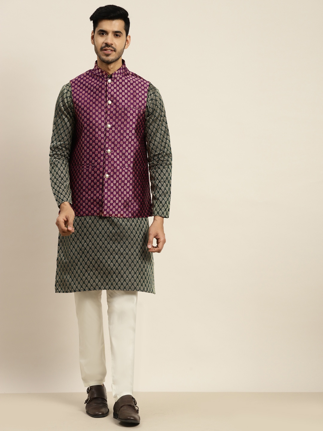 

SOJANYA Men Green Ethnic Motifs Kurta with Churidar with Nehru Jacket