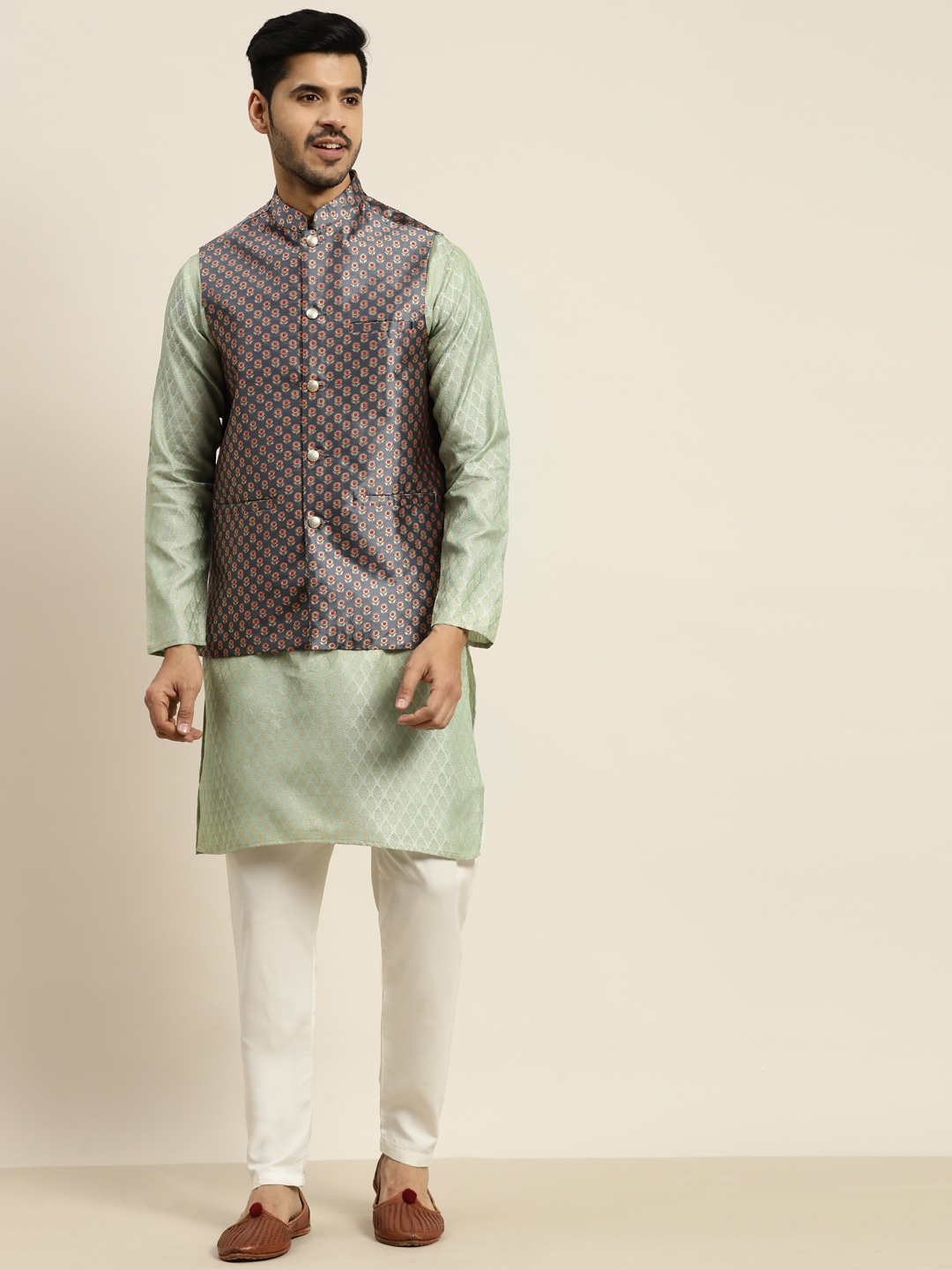 

SOJANYA Men Green Ethnic Motifs Kurta with Pyjamas & Nehru Jacket