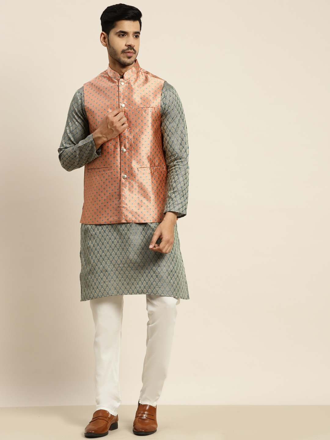 

SOJANYA Men Teal Ethnic Motifs Kurta with Churidar with Nehru Jacket